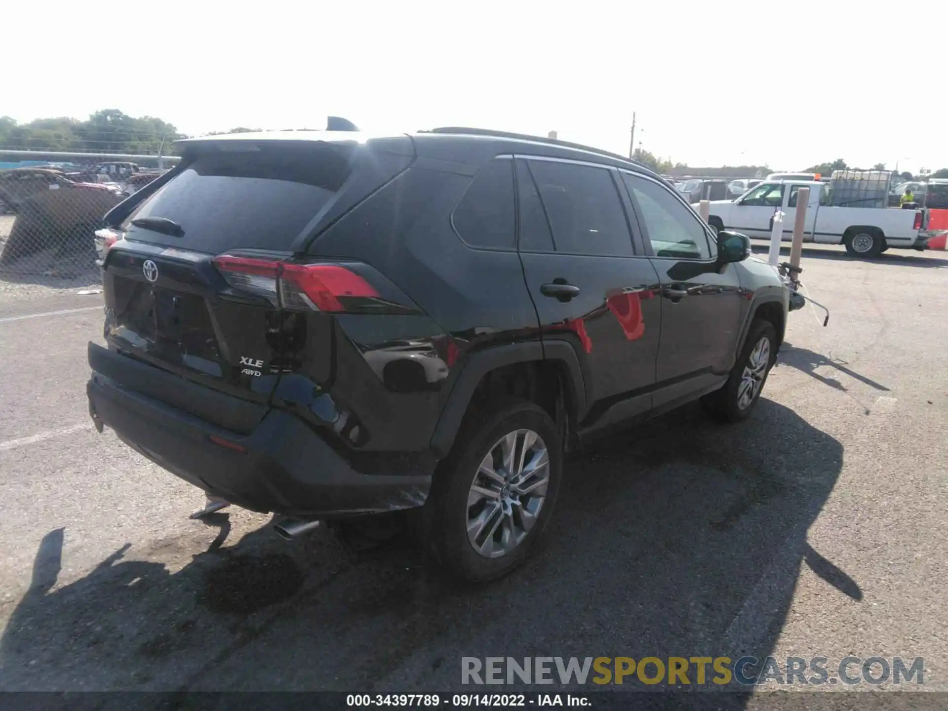 4 Photograph of a damaged car 2T3A1RFV2LW138518 TOYOTA RAV4 2020