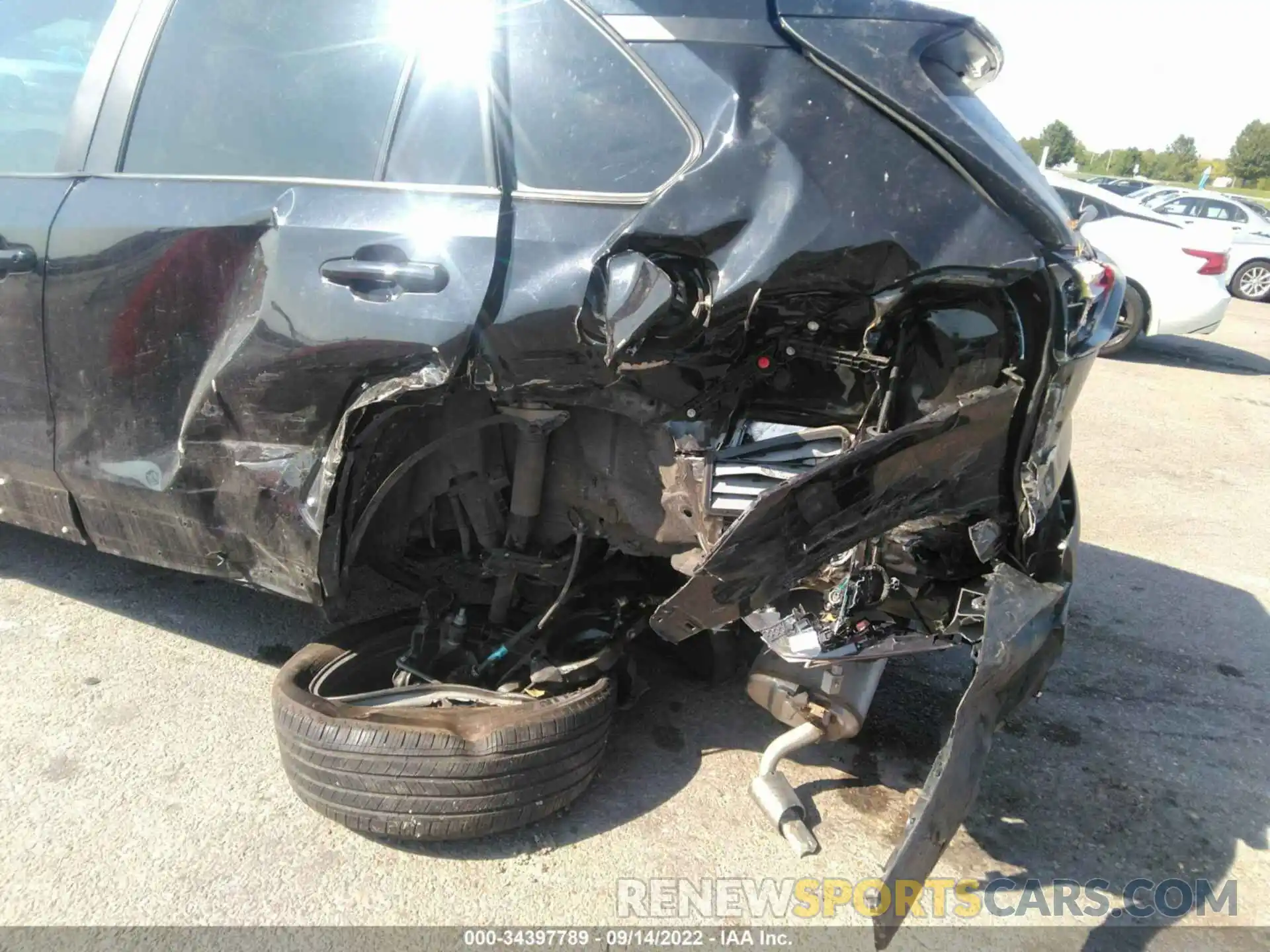 6 Photograph of a damaged car 2T3A1RFV2LW138518 TOYOTA RAV4 2020