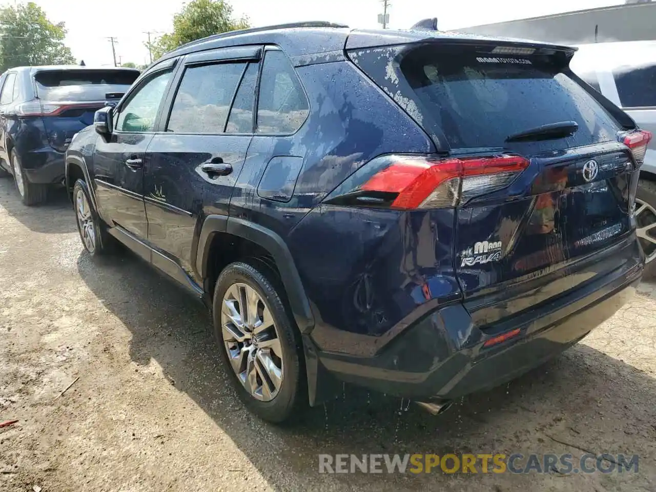 3 Photograph of a damaged car 2T3A1RFV3LC077942 TOYOTA RAV4 2020