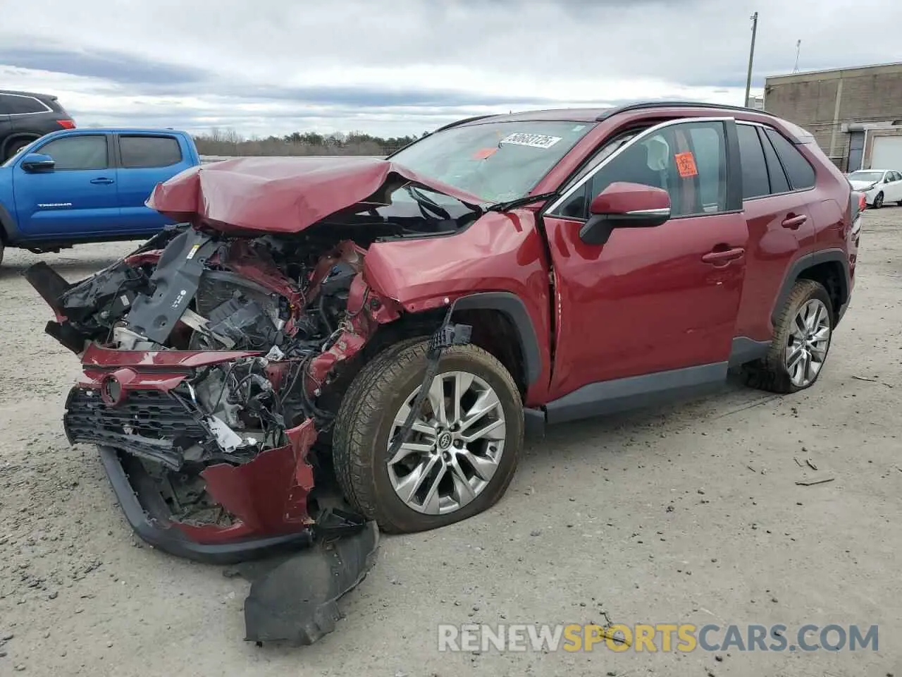 1 Photograph of a damaged car 2T3A1RFV3LC123124 TOYOTA RAV4 2020