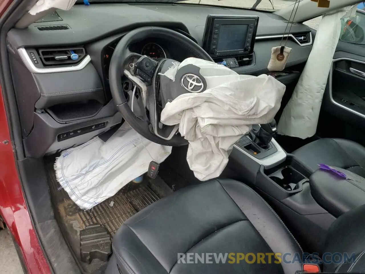 8 Photograph of a damaged car 2T3A1RFV3LC123124 TOYOTA RAV4 2020