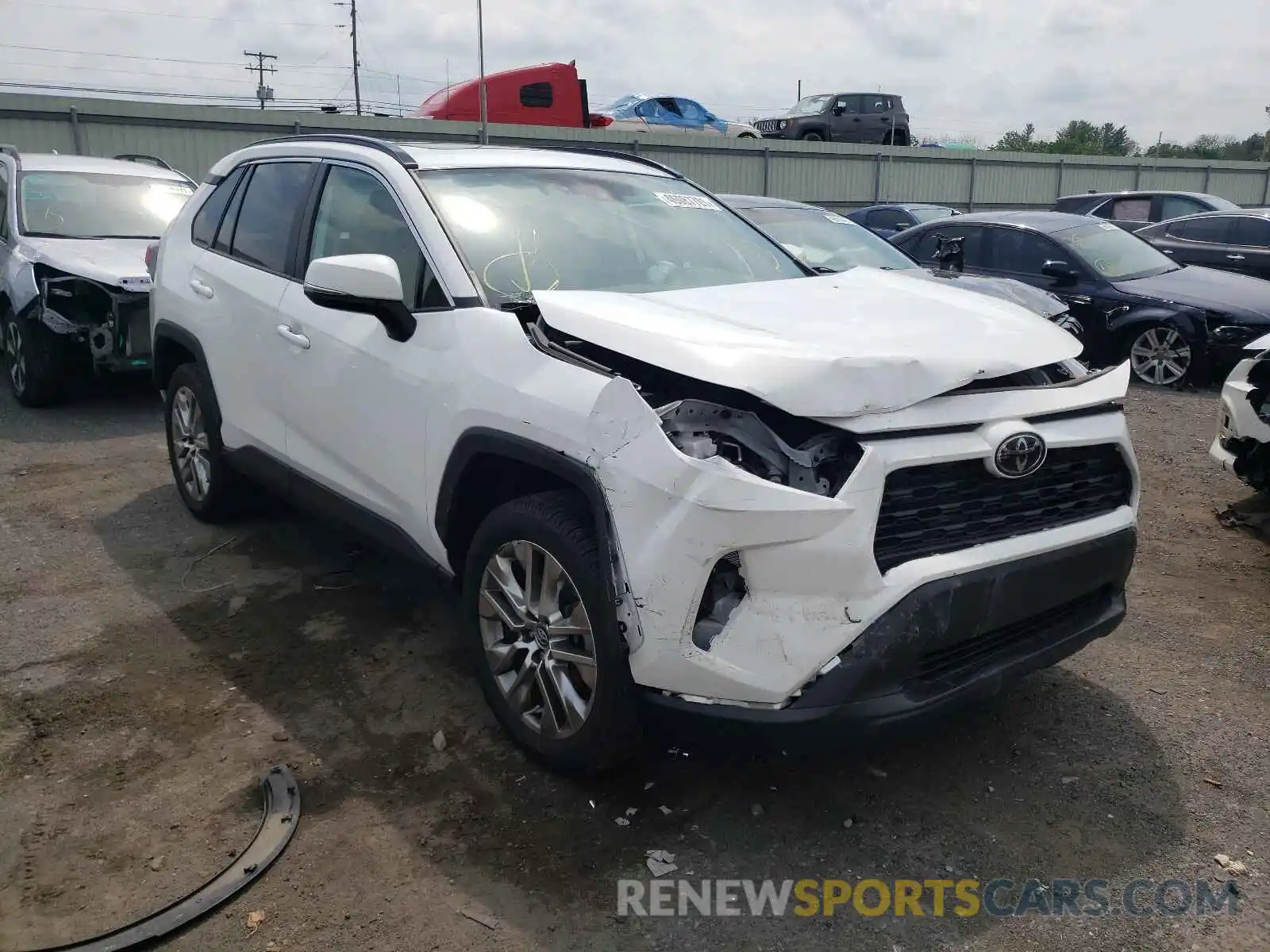 1 Photograph of a damaged car 2T3A1RFV3LW085358 TOYOTA RAV4 2020