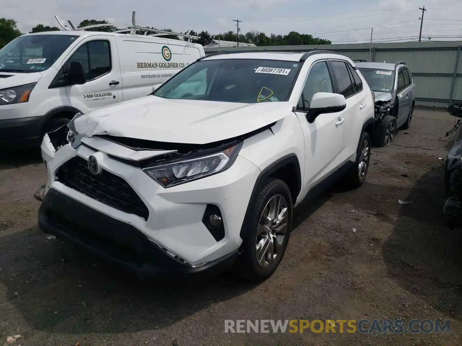 2 Photograph of a damaged car 2T3A1RFV3LW085358 TOYOTA RAV4 2020