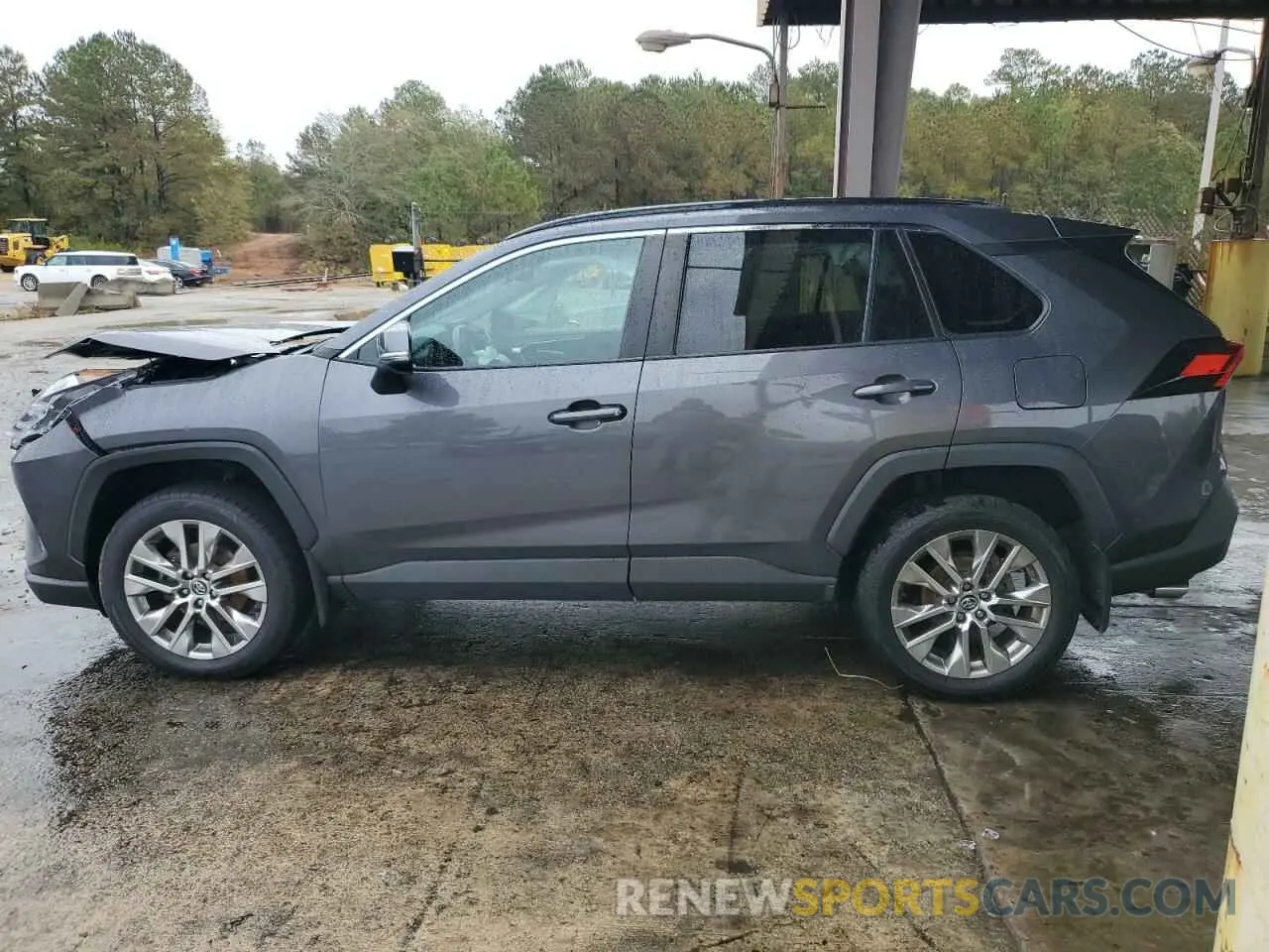 2 Photograph of a damaged car 2T3A1RFV3LW107875 TOYOTA RAV4 2020