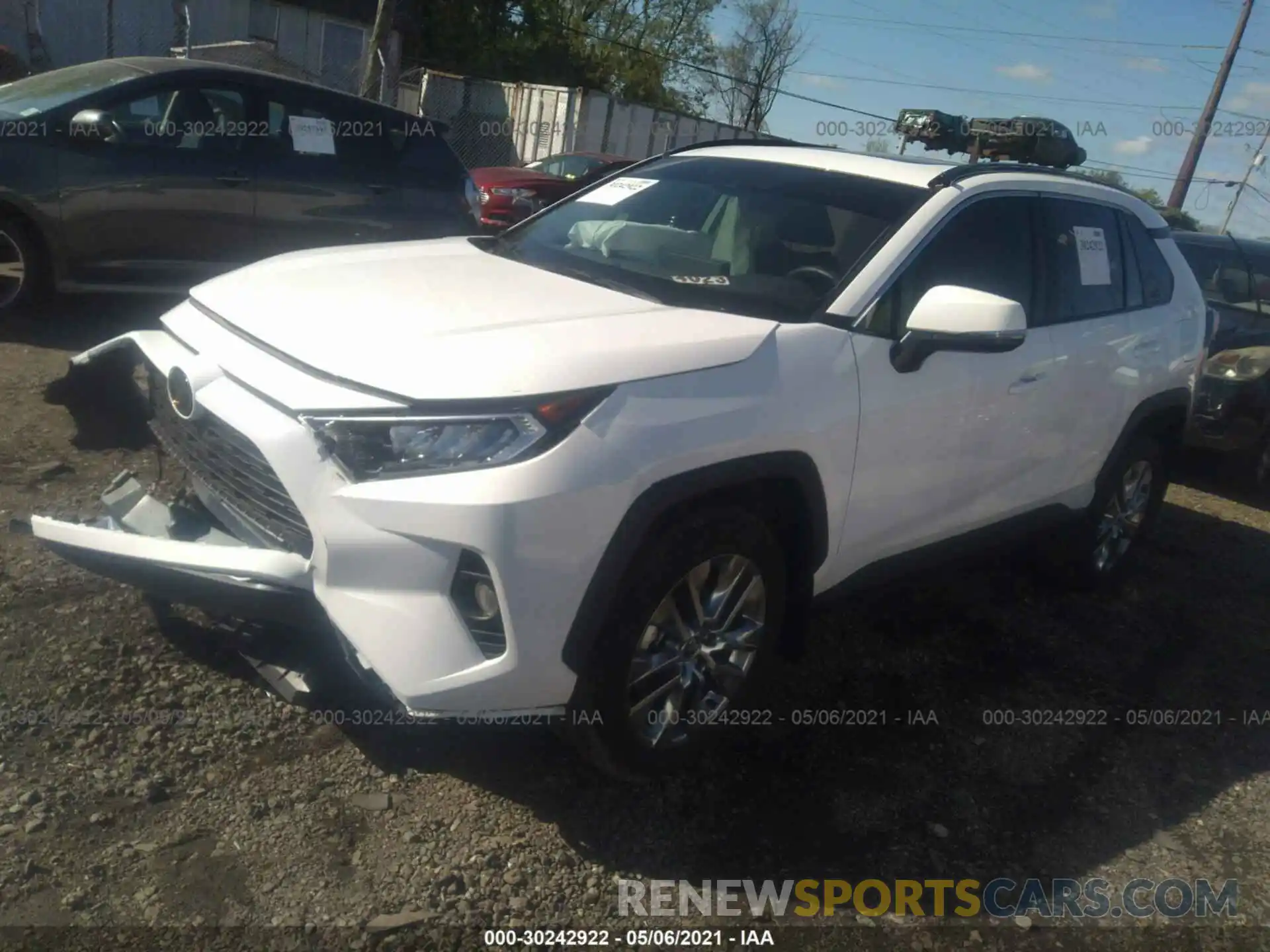 2 Photograph of a damaged car 2T3A1RFV3LW117905 TOYOTA RAV4 2020