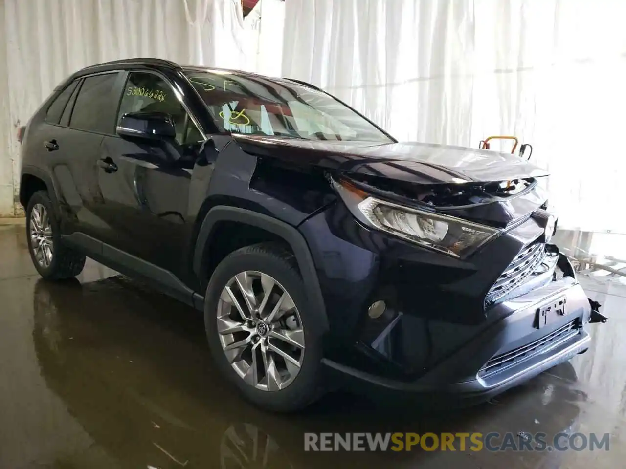 1 Photograph of a damaged car 2T3A1RFV3LW117970 TOYOTA RAV4 2020