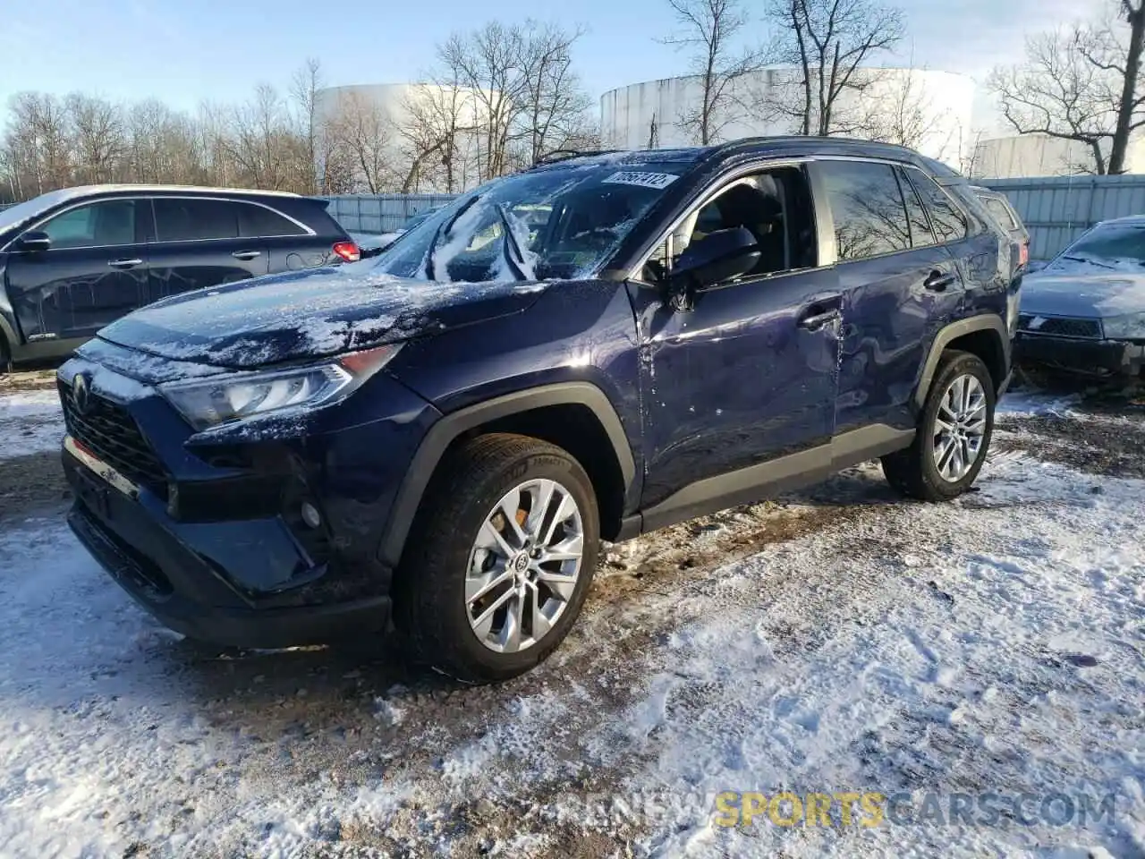 1 Photograph of a damaged car 2T3A1RFV3LW124157 TOYOTA RAV4 2020