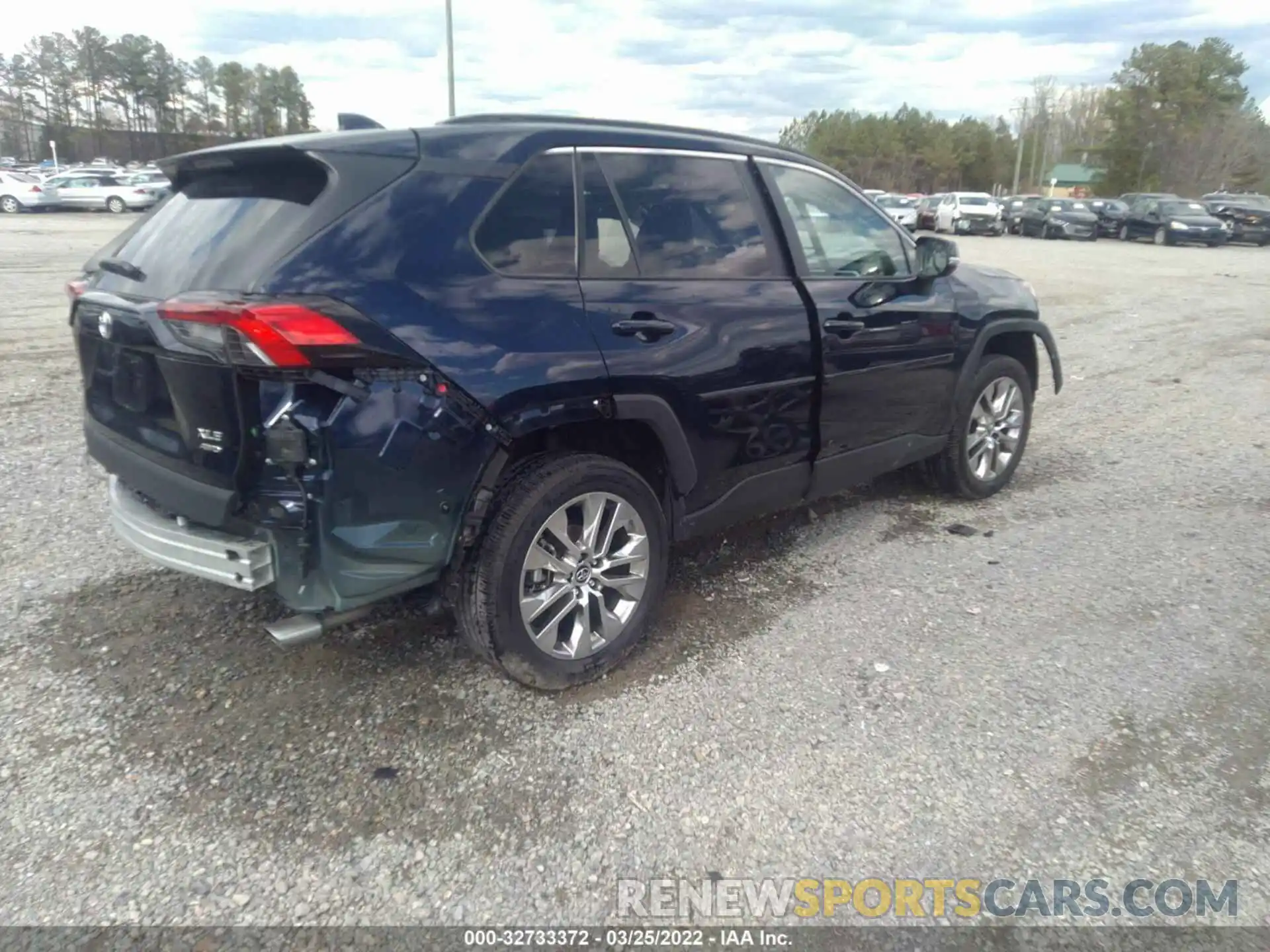 4 Photograph of a damaged car 2T3A1RFV3LW134493 TOYOTA RAV4 2020