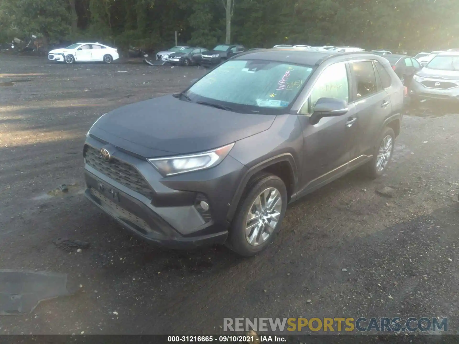 2 Photograph of a damaged car 2T3A1RFV3LW138589 TOYOTA RAV4 2020