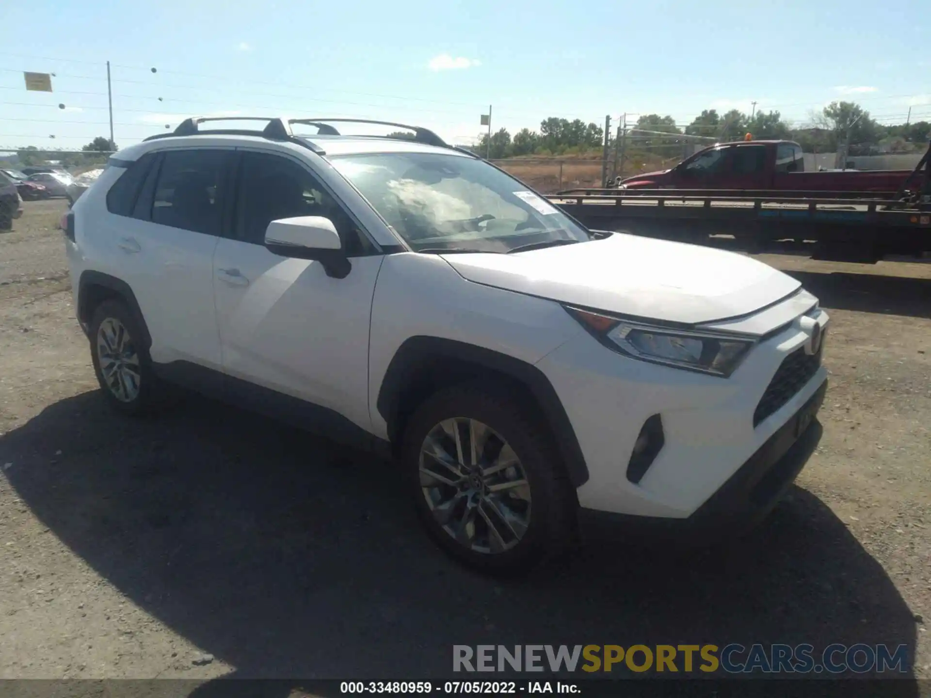 1 Photograph of a damaged car 2T3A1RFV4LC065539 TOYOTA RAV4 2020