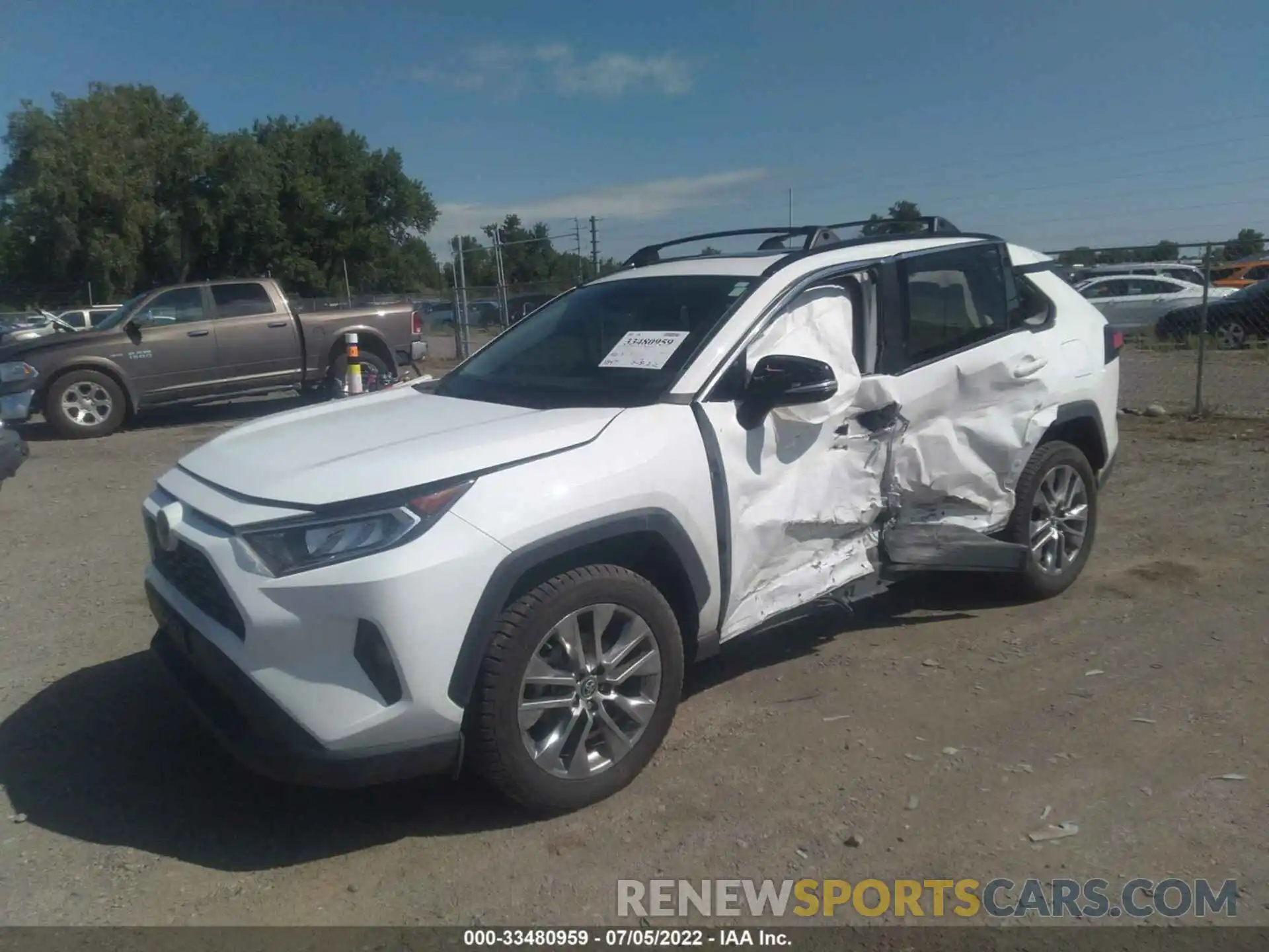 2 Photograph of a damaged car 2T3A1RFV4LC065539 TOYOTA RAV4 2020