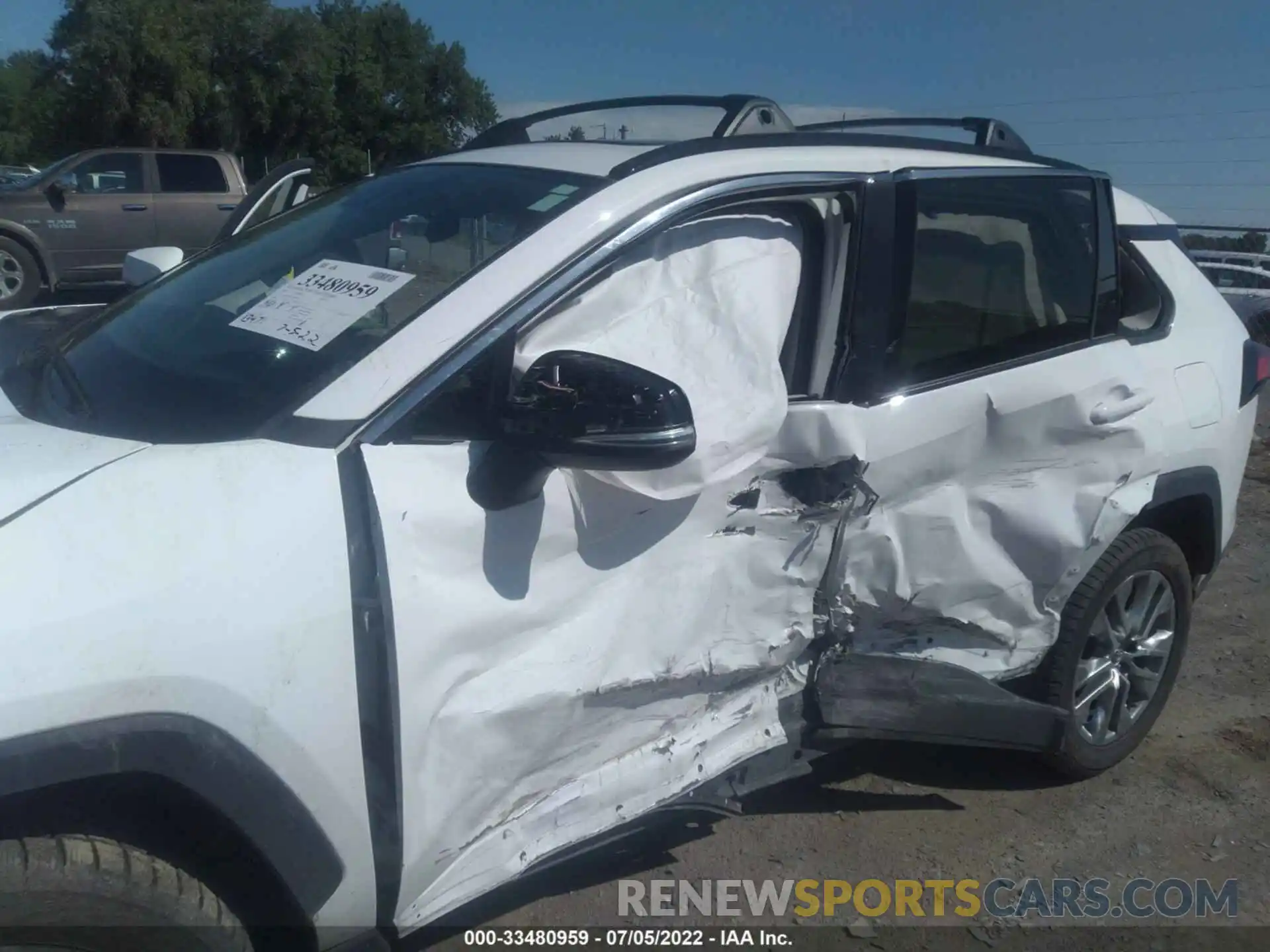 6 Photograph of a damaged car 2T3A1RFV4LC065539 TOYOTA RAV4 2020