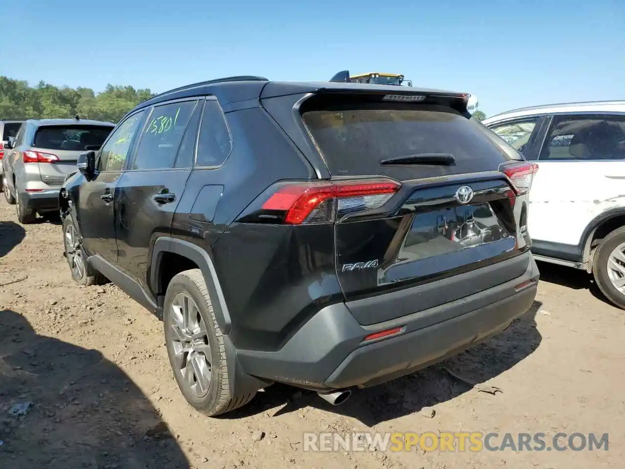 3 Photograph of a damaged car 2T3A1RFV4LC070403 TOYOTA RAV4 2020