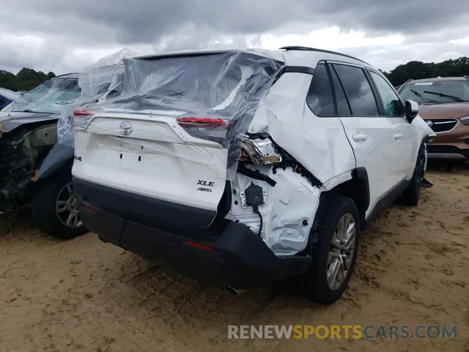 4 Photograph of a damaged car 2T3A1RFV4LC140059 TOYOTA RAV4 2020