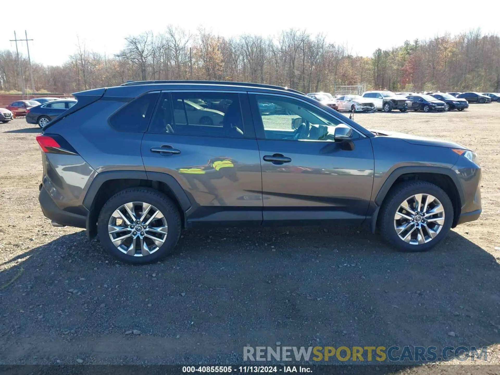 13 Photograph of a damaged car 2T3A1RFV4LW111384 TOYOTA RAV4 2020