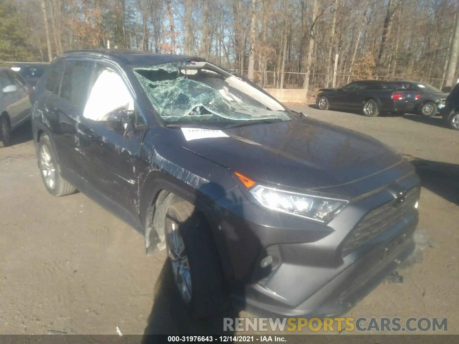 1 Photograph of a damaged car 2T3A1RFV4LW115872 TOYOTA RAV4 2020