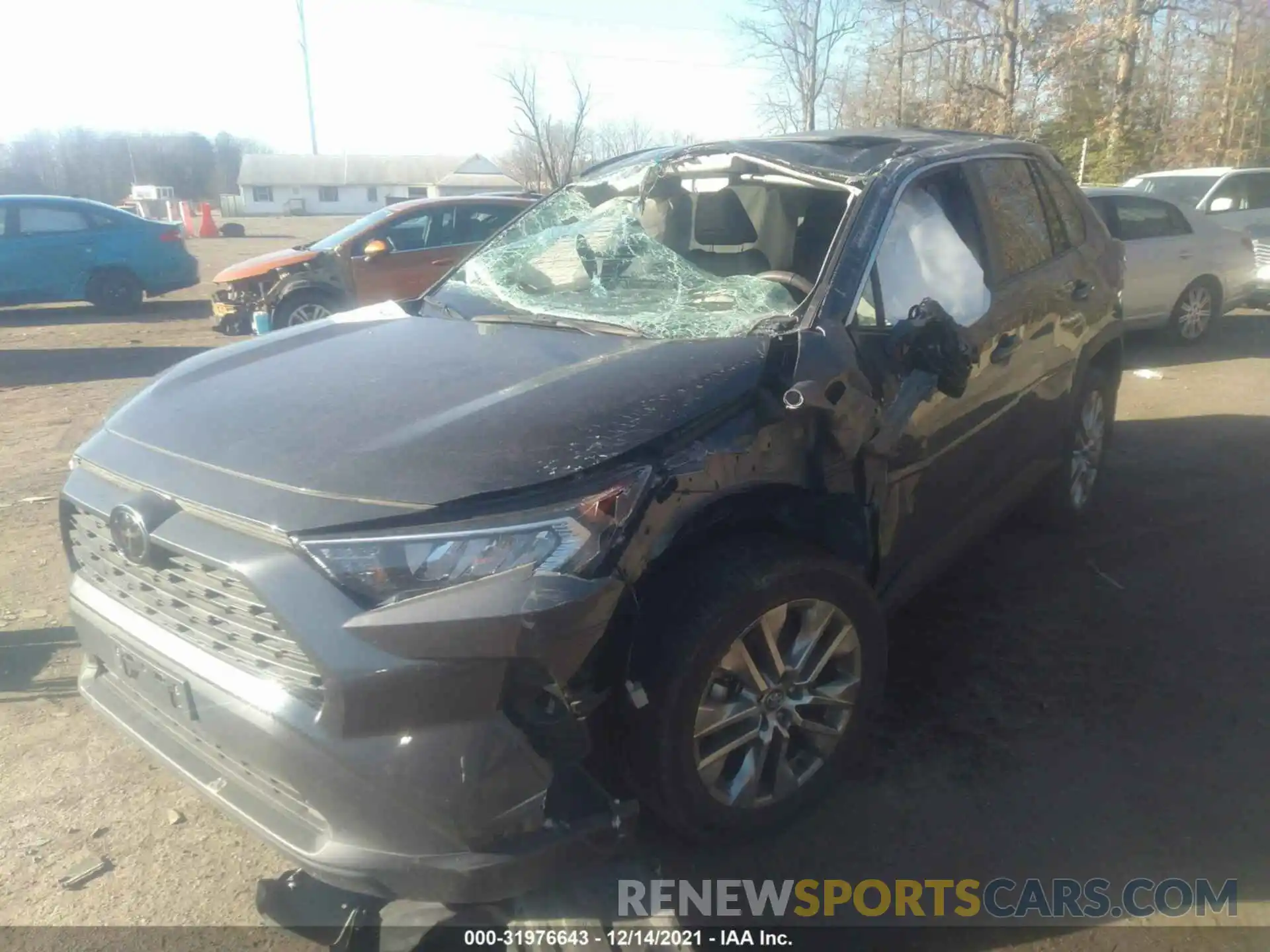 2 Photograph of a damaged car 2T3A1RFV4LW115872 TOYOTA RAV4 2020