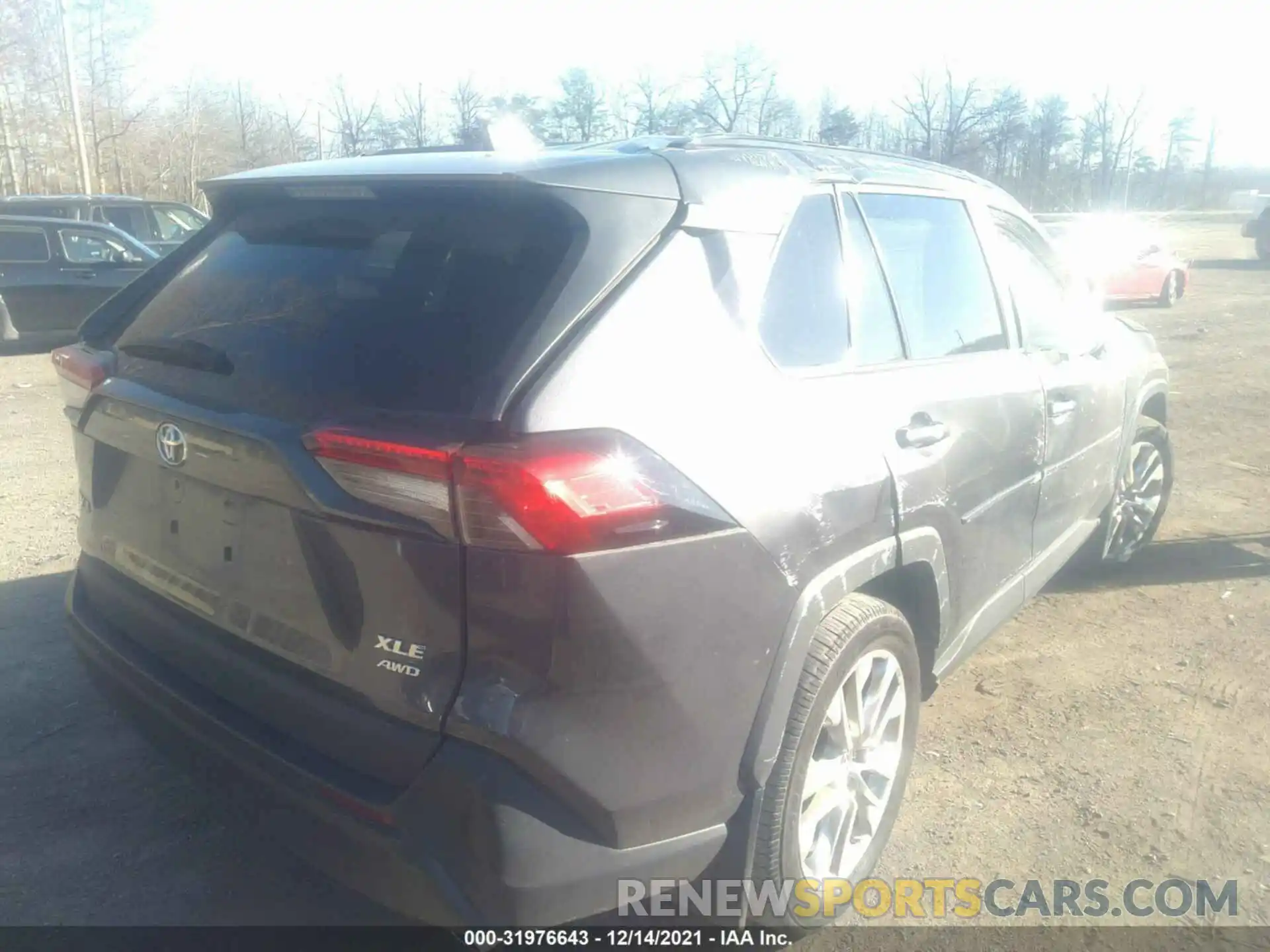 4 Photograph of a damaged car 2T3A1RFV4LW115872 TOYOTA RAV4 2020