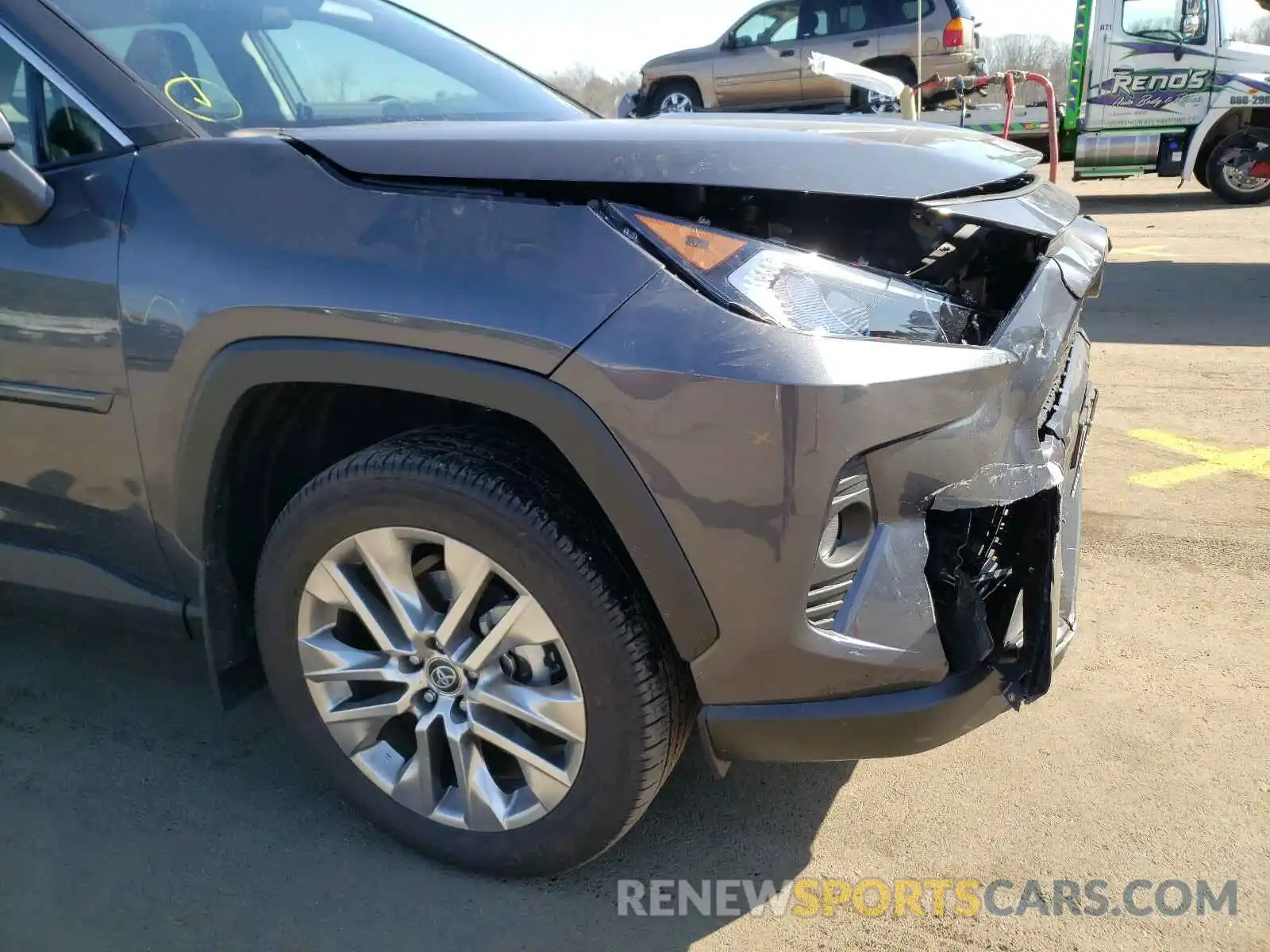 9 Photograph of a damaged car 2T3A1RFV4LW135247 TOYOTA RAV4 2020