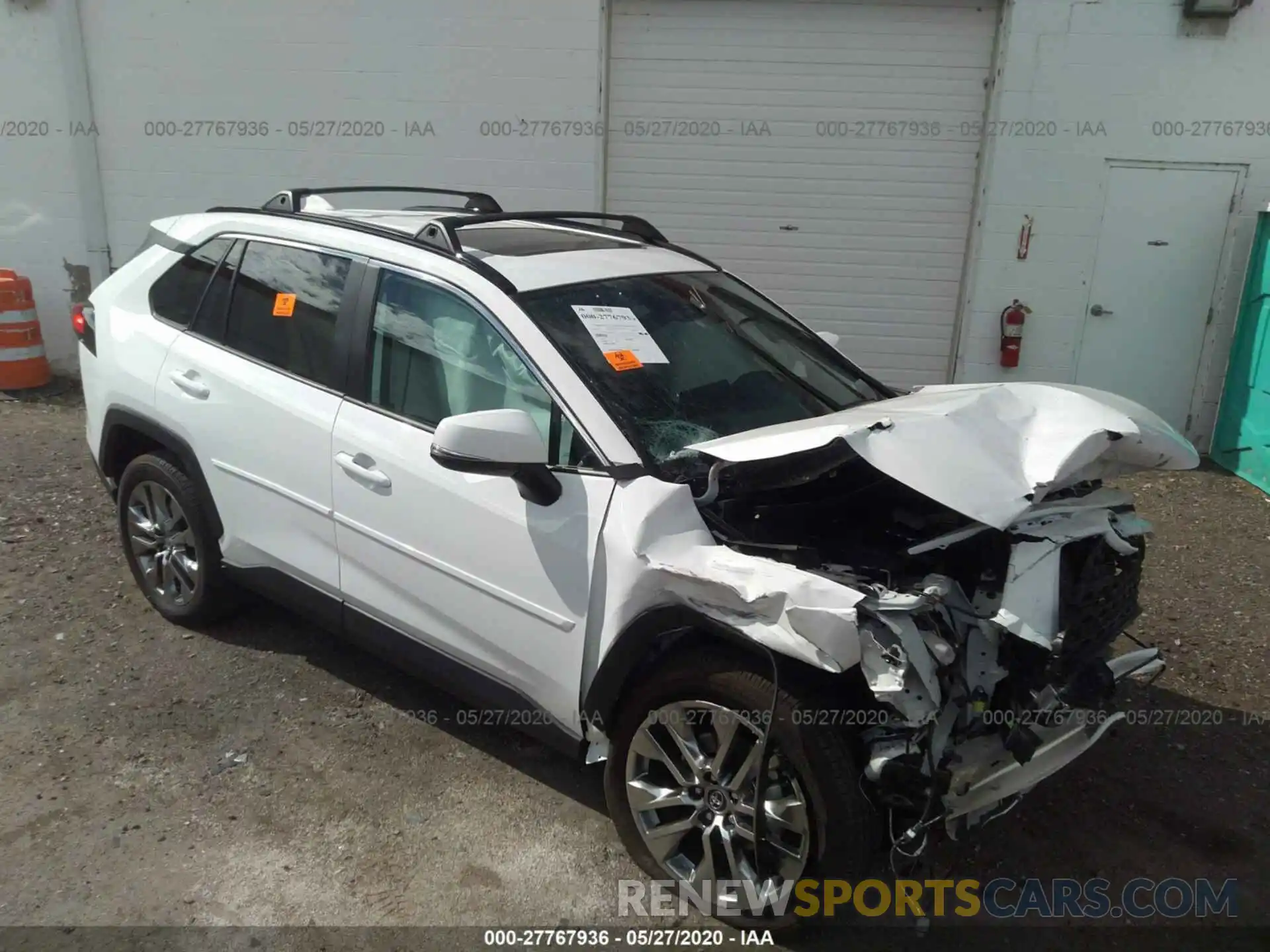 1 Photograph of a damaged car 2T3A1RFV5LC086285 TOYOTA RAV4 2020