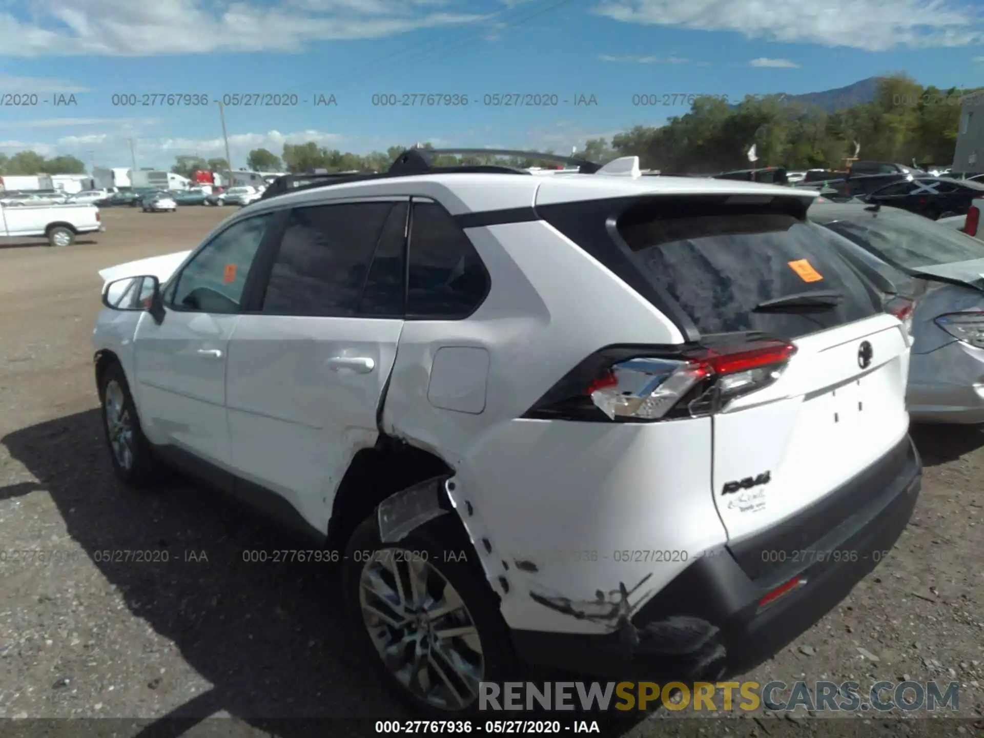 3 Photograph of a damaged car 2T3A1RFV5LC086285 TOYOTA RAV4 2020