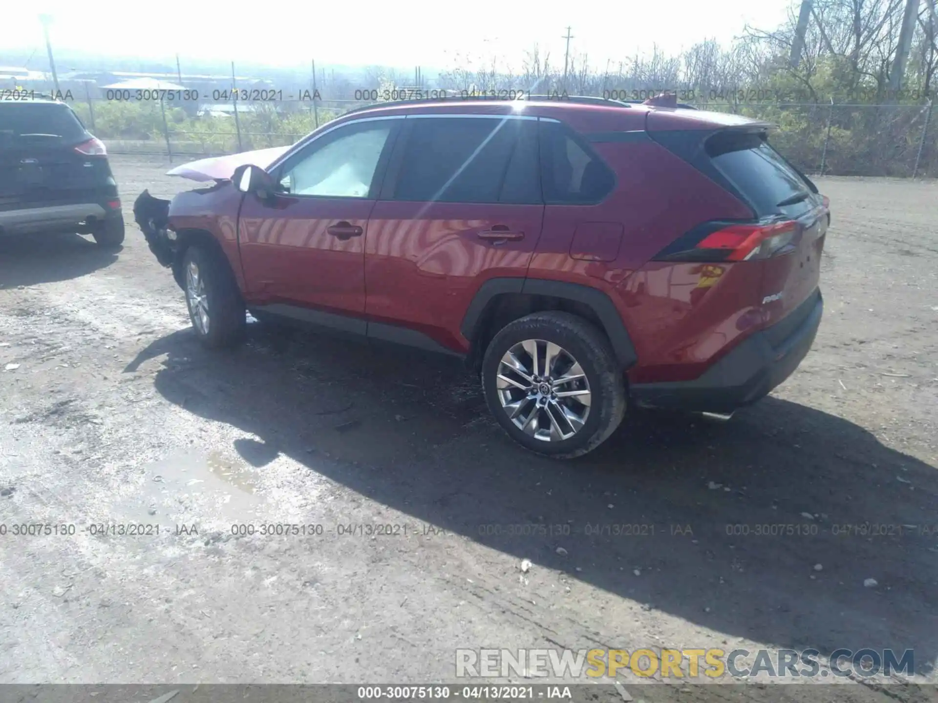 3 Photograph of a damaged car 2T3A1RFV5LC124176 TOYOTA RAV4 2020