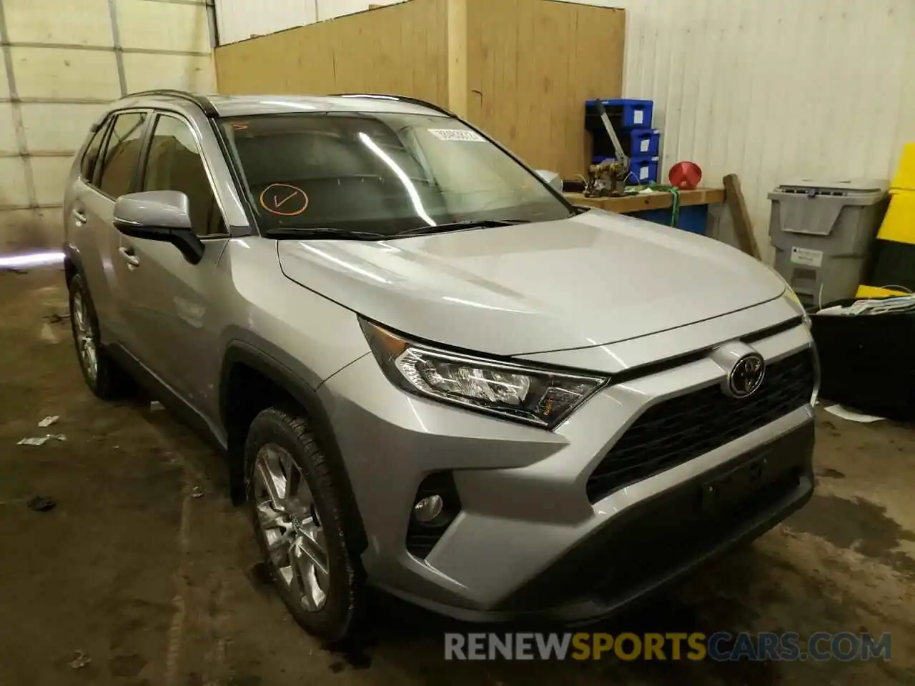 1 Photograph of a damaged car 2T3A1RFV5LC124565 TOYOTA RAV4 2020