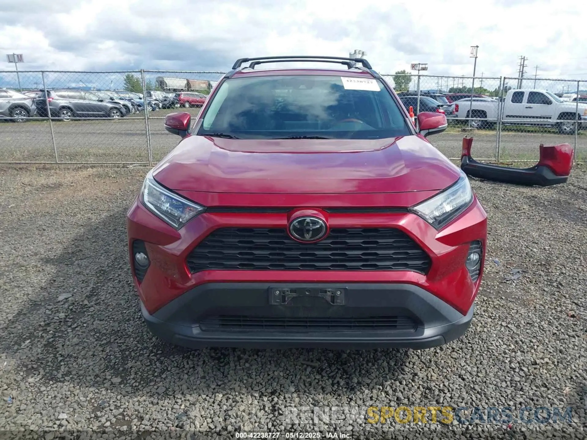 13 Photograph of a damaged car 2T3A1RFV5LW100880 TOYOTA RAV4 2020