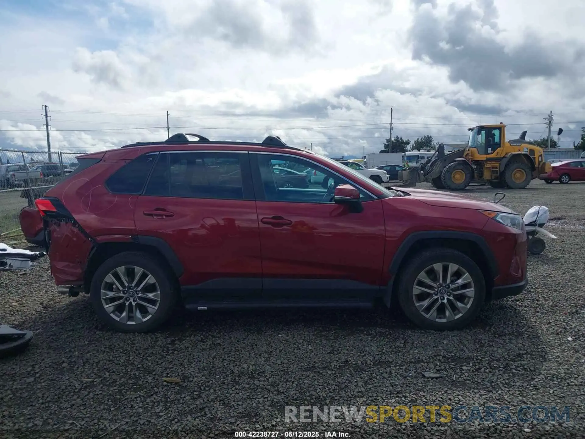 14 Photograph of a damaged car 2T3A1RFV5LW100880 TOYOTA RAV4 2020