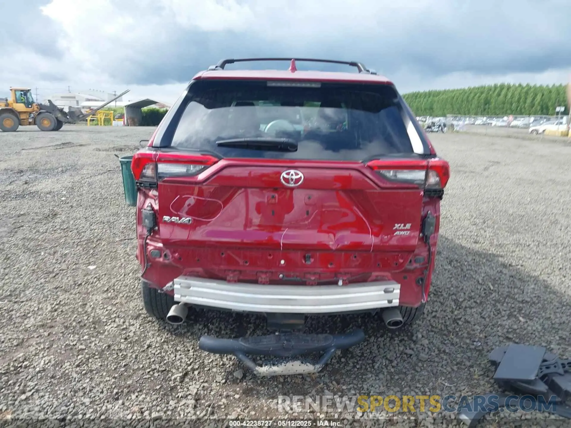 17 Photograph of a damaged car 2T3A1RFV5LW100880 TOYOTA RAV4 2020