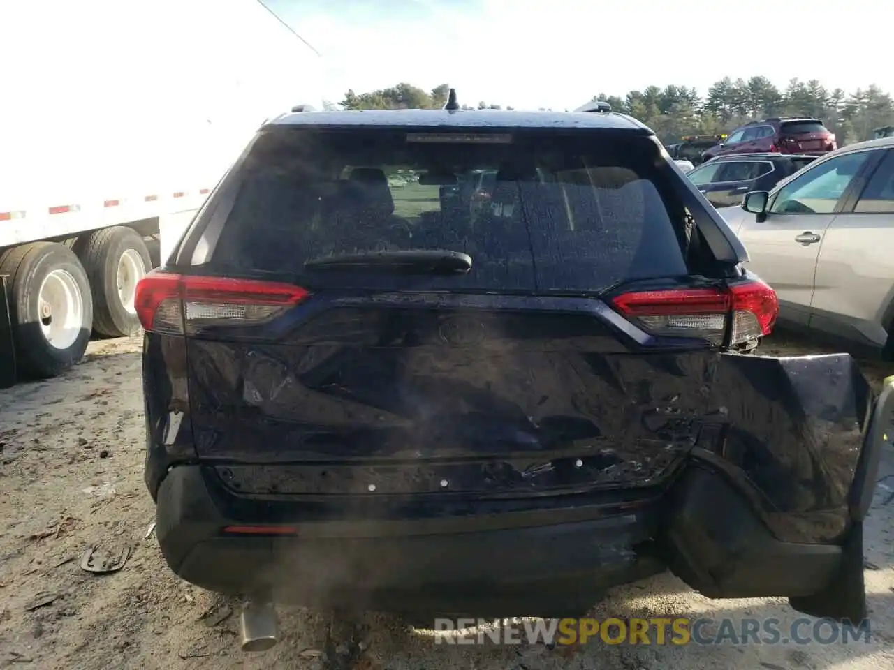 6 Photograph of a damaged car 2T3A1RFV5LW107585 TOYOTA RAV4 2020