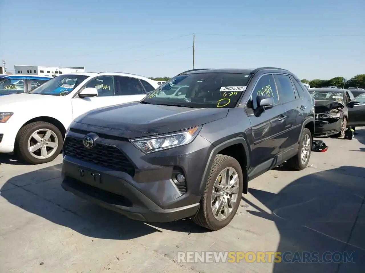 2 Photograph of a damaged car 2T3A1RFV5LW112088 TOYOTA RAV4 2020