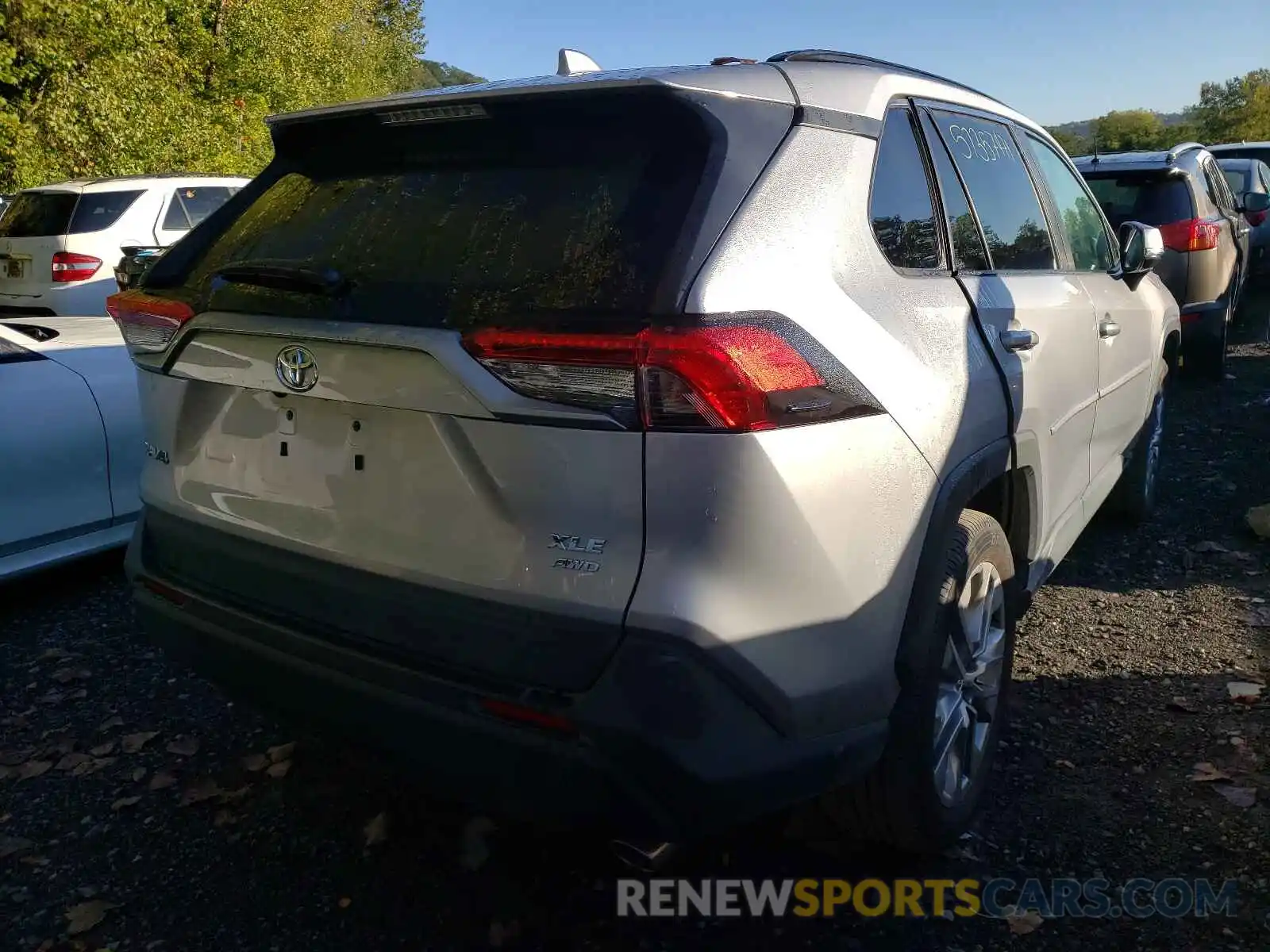 4 Photograph of a damaged car 2T3A1RFV5LW135225 TOYOTA RAV4 2020