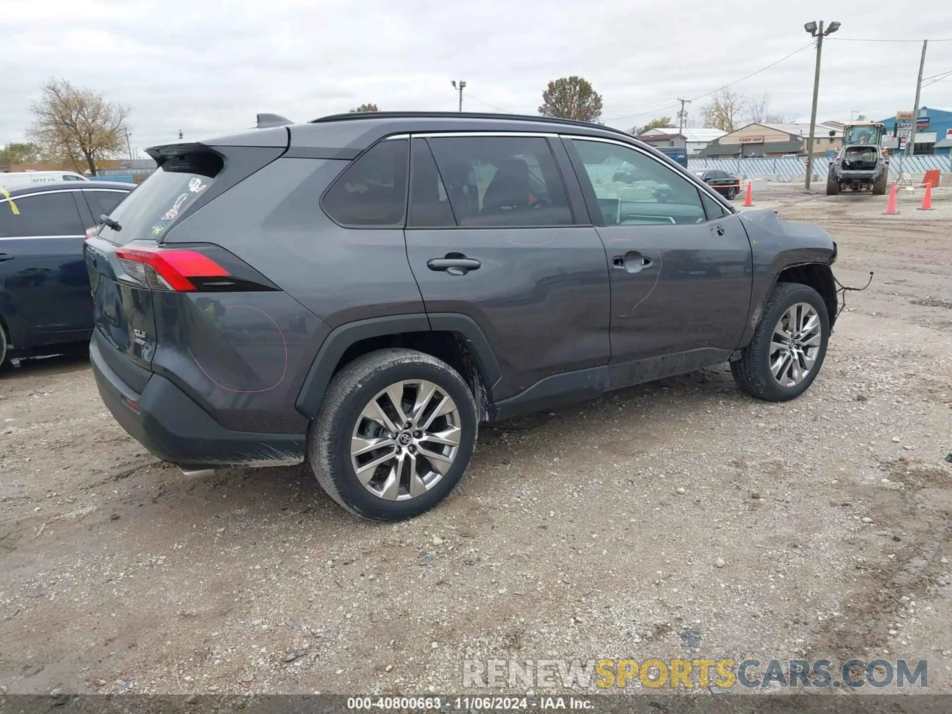 4 Photograph of a damaged car 2T3A1RFV5LW136441 TOYOTA RAV4 2020