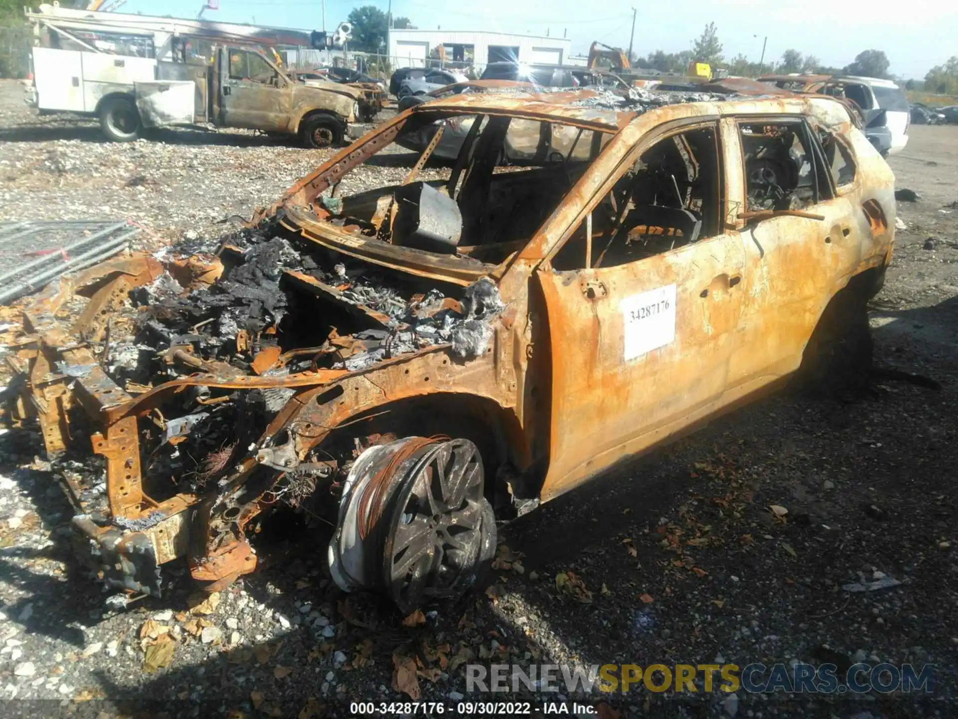 2 Photograph of a damaged car 2T3A1RFV6LC128995 TOYOTA RAV4 2020