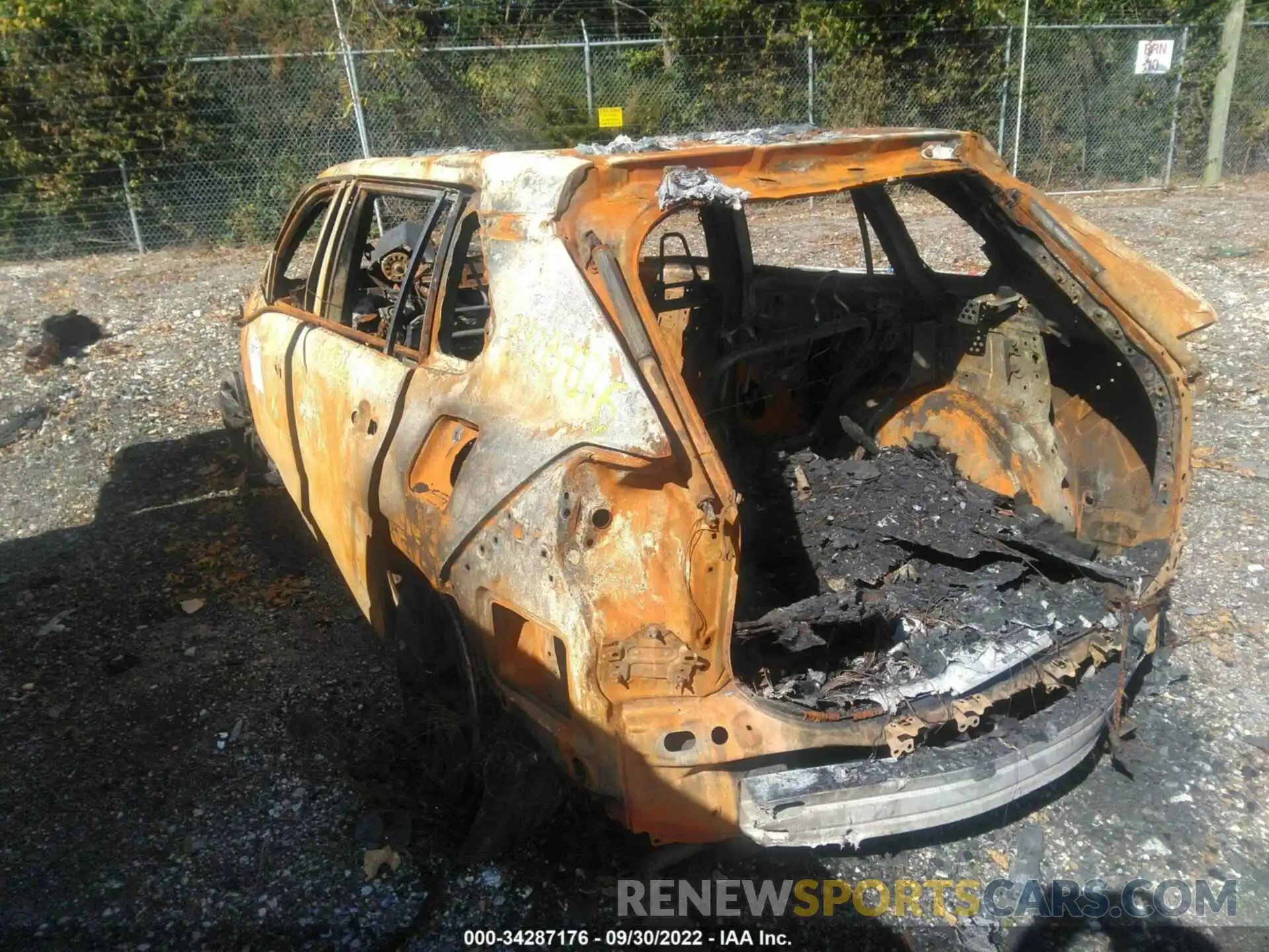 3 Photograph of a damaged car 2T3A1RFV6LC128995 TOYOTA RAV4 2020