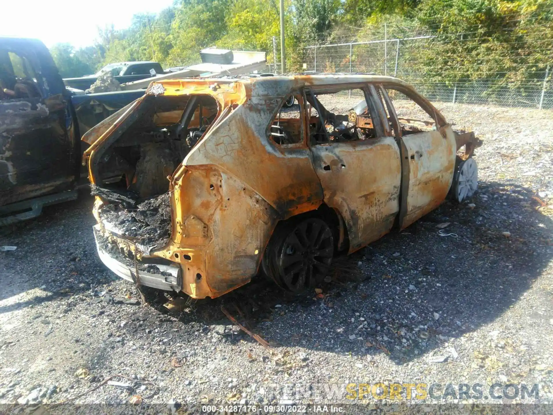 4 Photograph of a damaged car 2T3A1RFV6LC128995 TOYOTA RAV4 2020