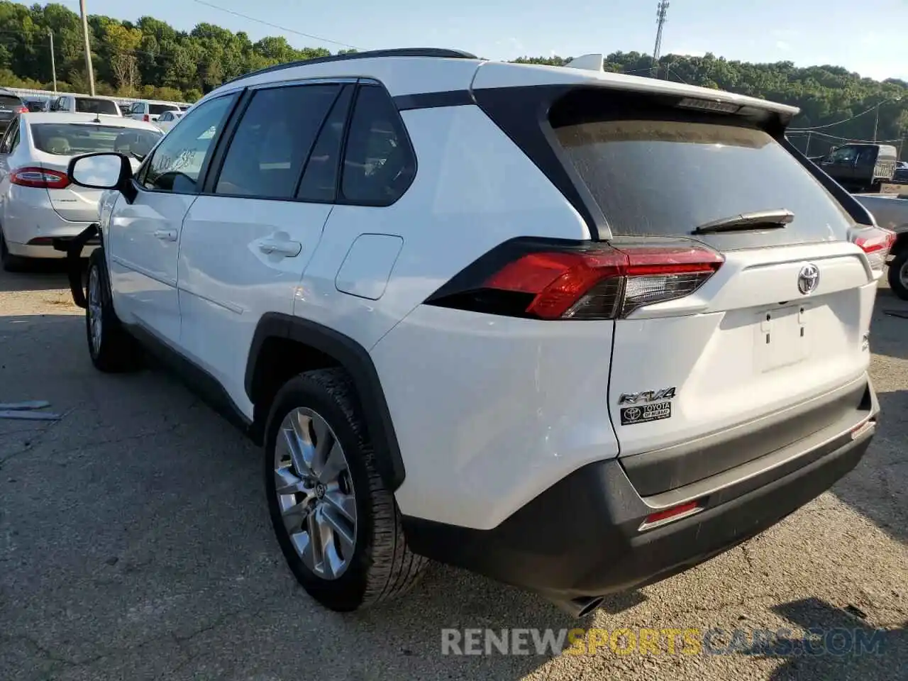 3 Photograph of a damaged car 2T3A1RFV6LC140855 TOYOTA RAV4 2020