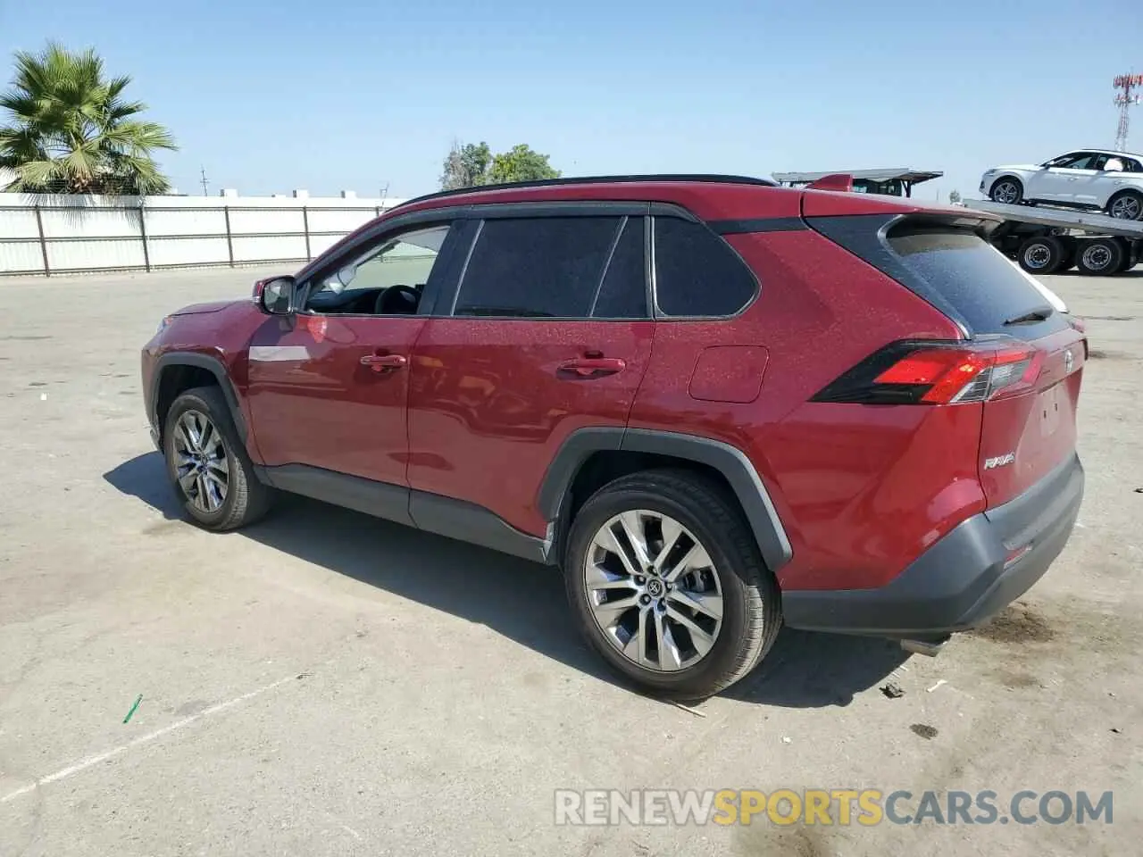 2 Photograph of a damaged car 2T3A1RFV6LW119437 TOYOTA RAV4 2020