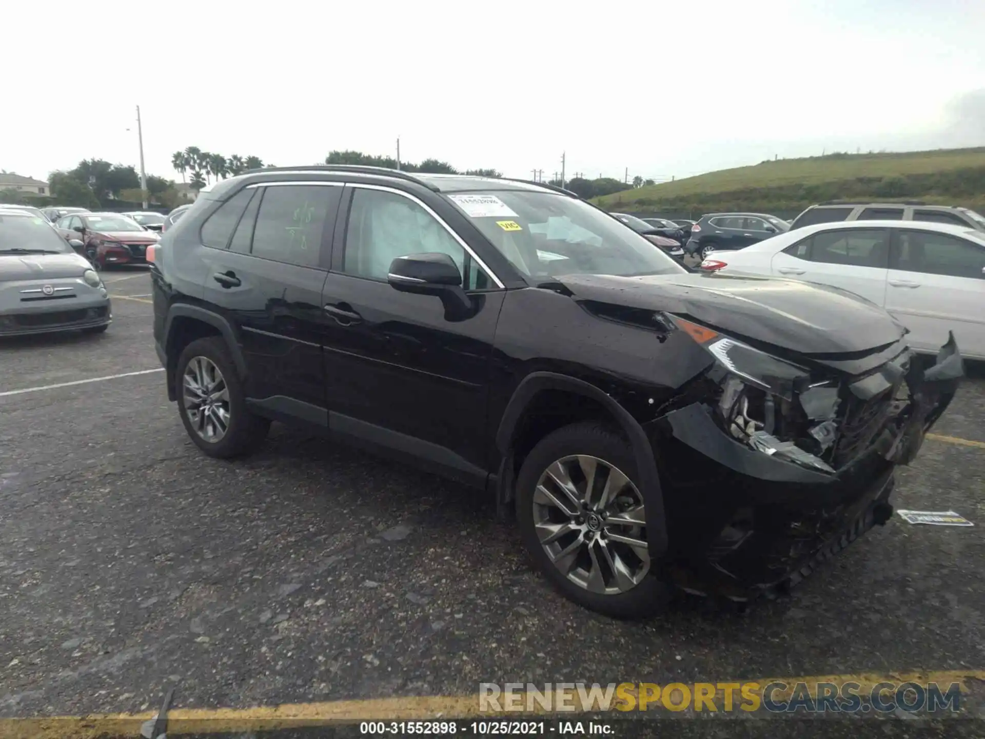 1 Photograph of a damaged car 2T3A1RFV7LC070816 TOYOTA RAV4 2020