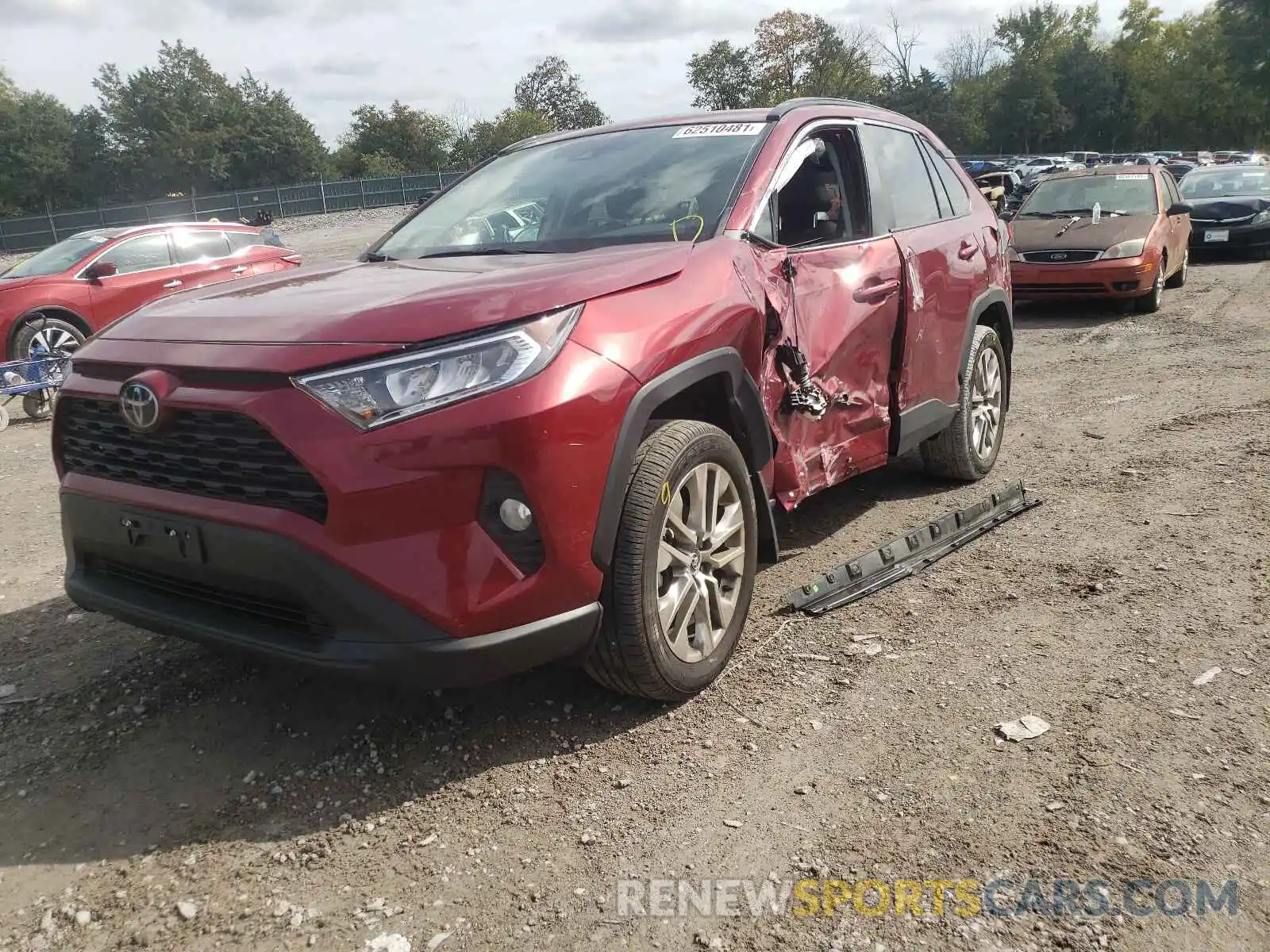 2 Photograph of a damaged car 2T3A1RFV7LC110828 TOYOTA RAV4 2020