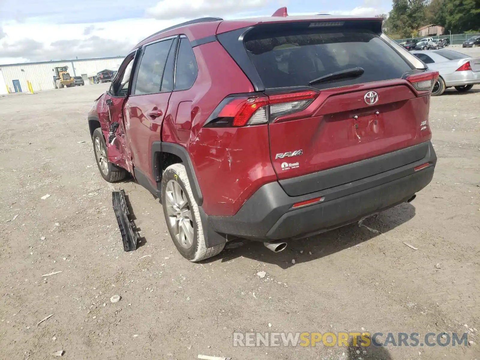 3 Photograph of a damaged car 2T3A1RFV7LC110828 TOYOTA RAV4 2020