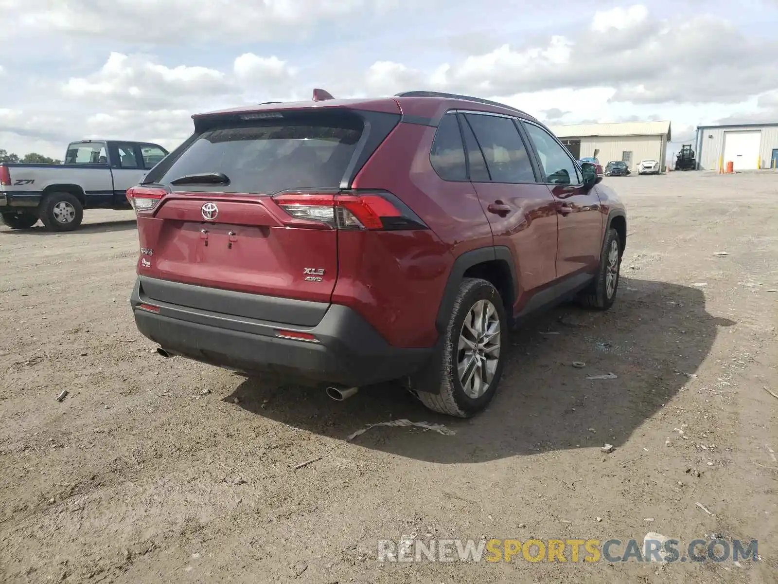 4 Photograph of a damaged car 2T3A1RFV7LC110828 TOYOTA RAV4 2020