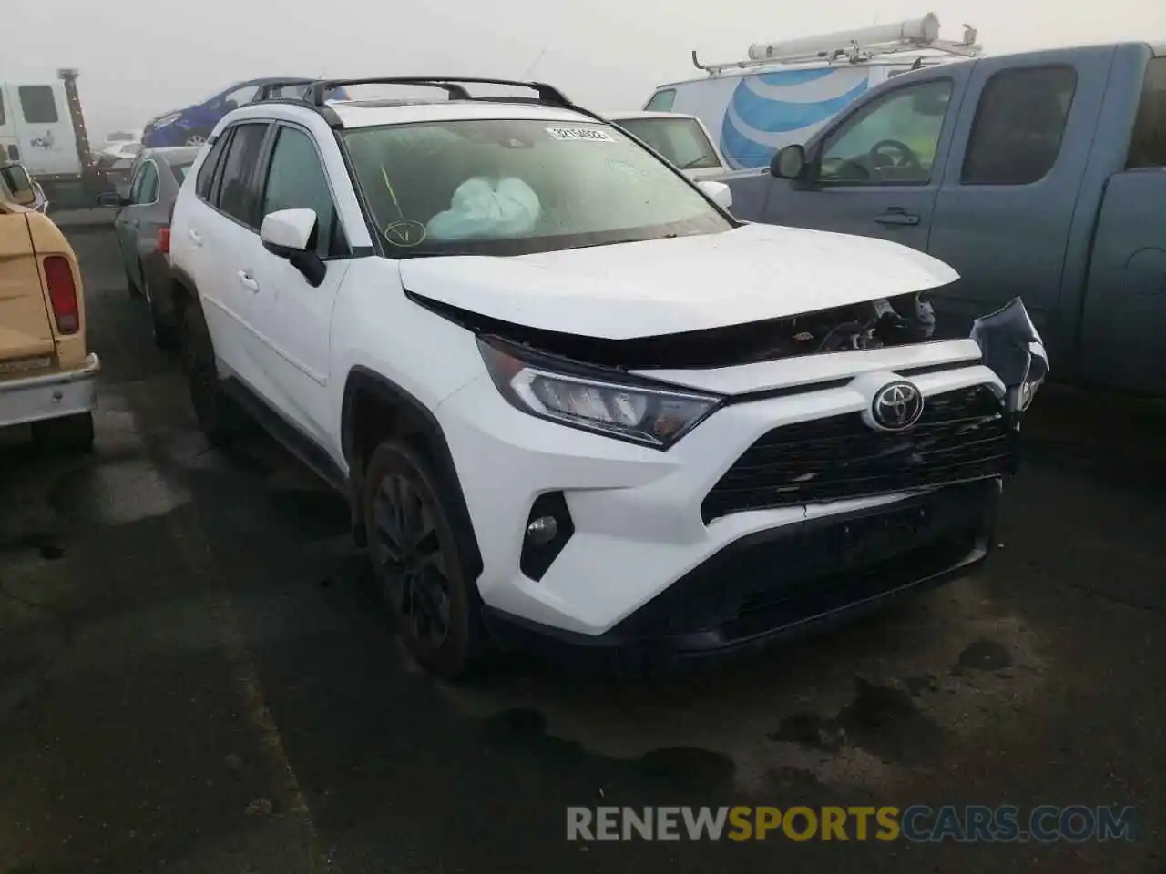 1 Photograph of a damaged car 2T3A1RFV7LC115169 TOYOTA RAV4 2020