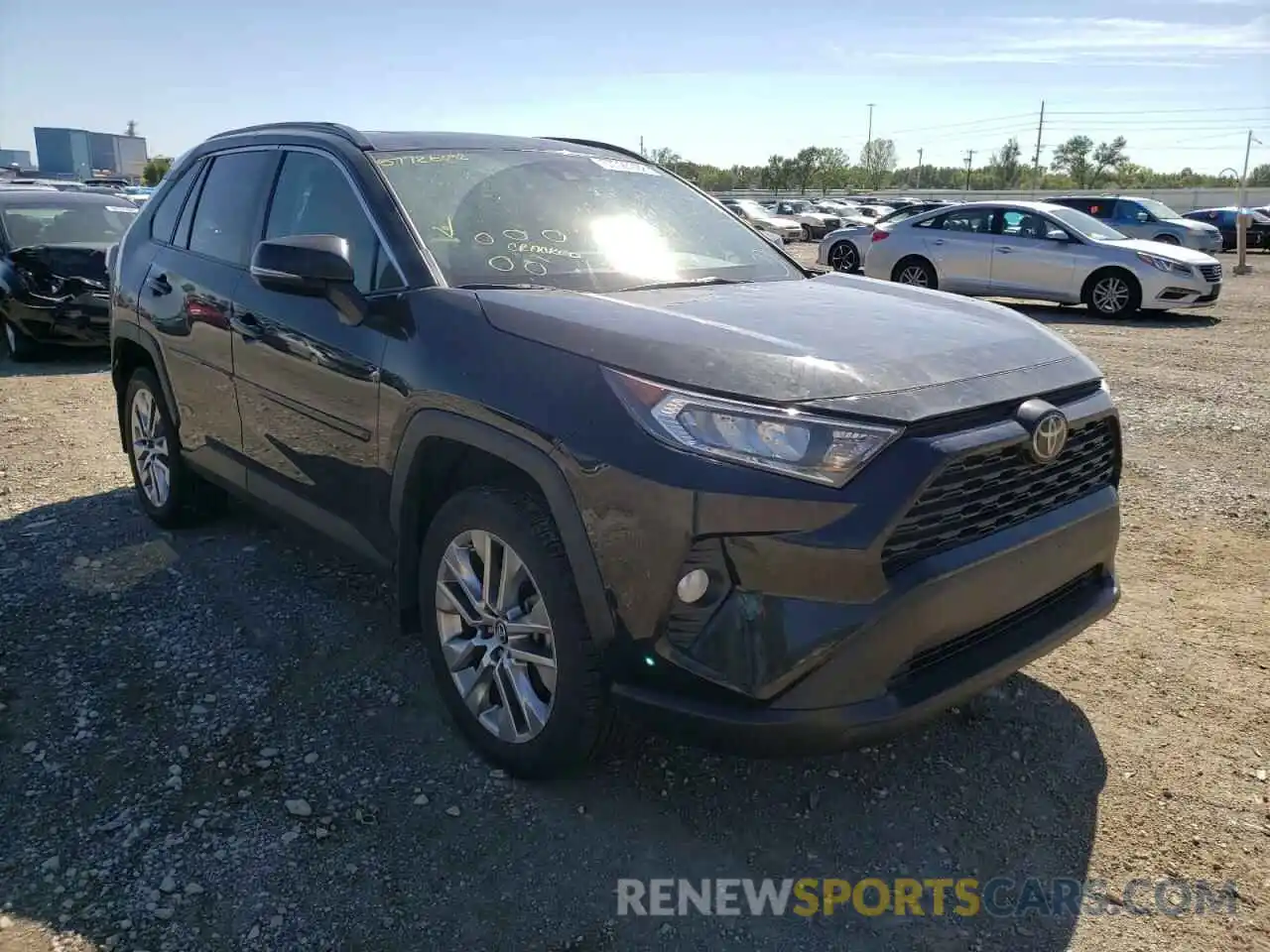 1 Photograph of a damaged car 2T3A1RFV7LW114229 TOYOTA RAV4 2020