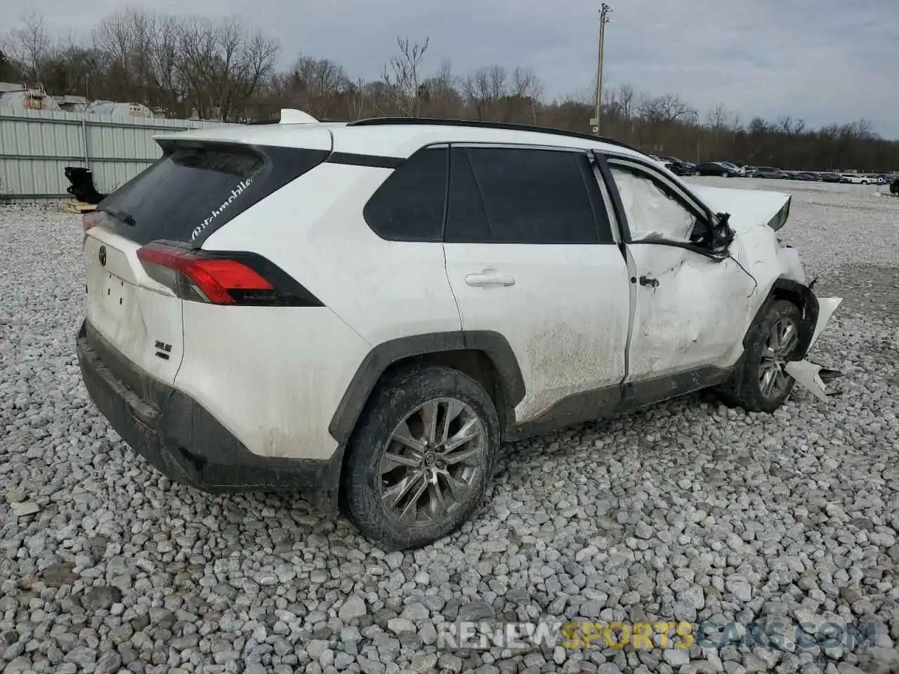 3 Photograph of a damaged car 2T3A1RFV8LC074468 TOYOTA RAV4 2020