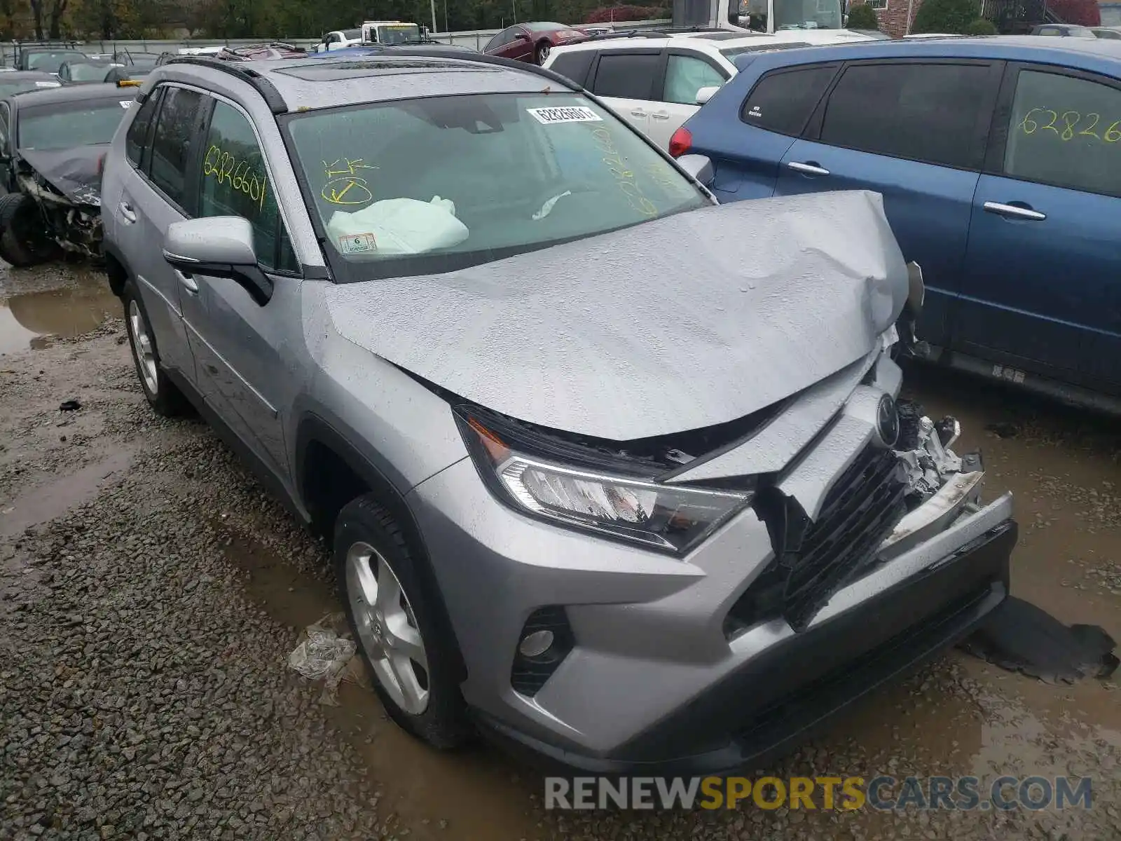 1 Photograph of a damaged car 2T3A1RFV8LC088113 TOYOTA RAV4 2020