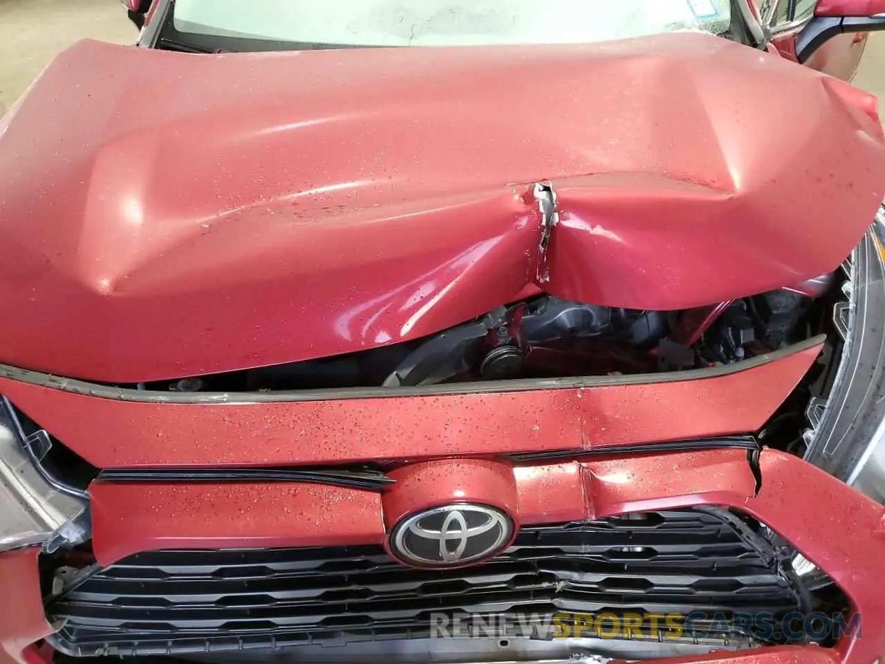 12 Photograph of a damaged car 2T3A1RFV8LC109204 TOYOTA RAV4 2020