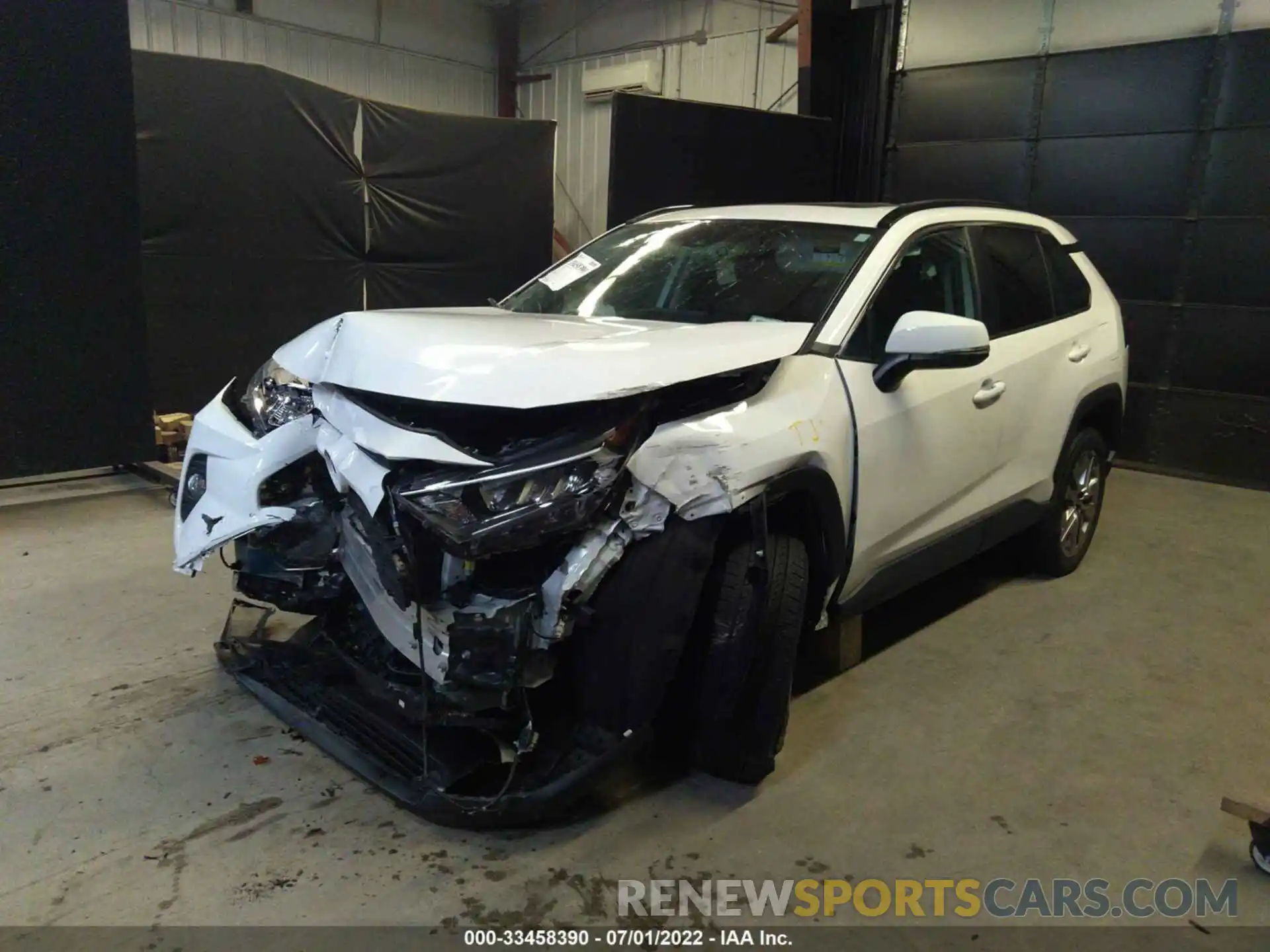 2 Photograph of a damaged car 2T3A1RFV8LW099207 TOYOTA RAV4 2020