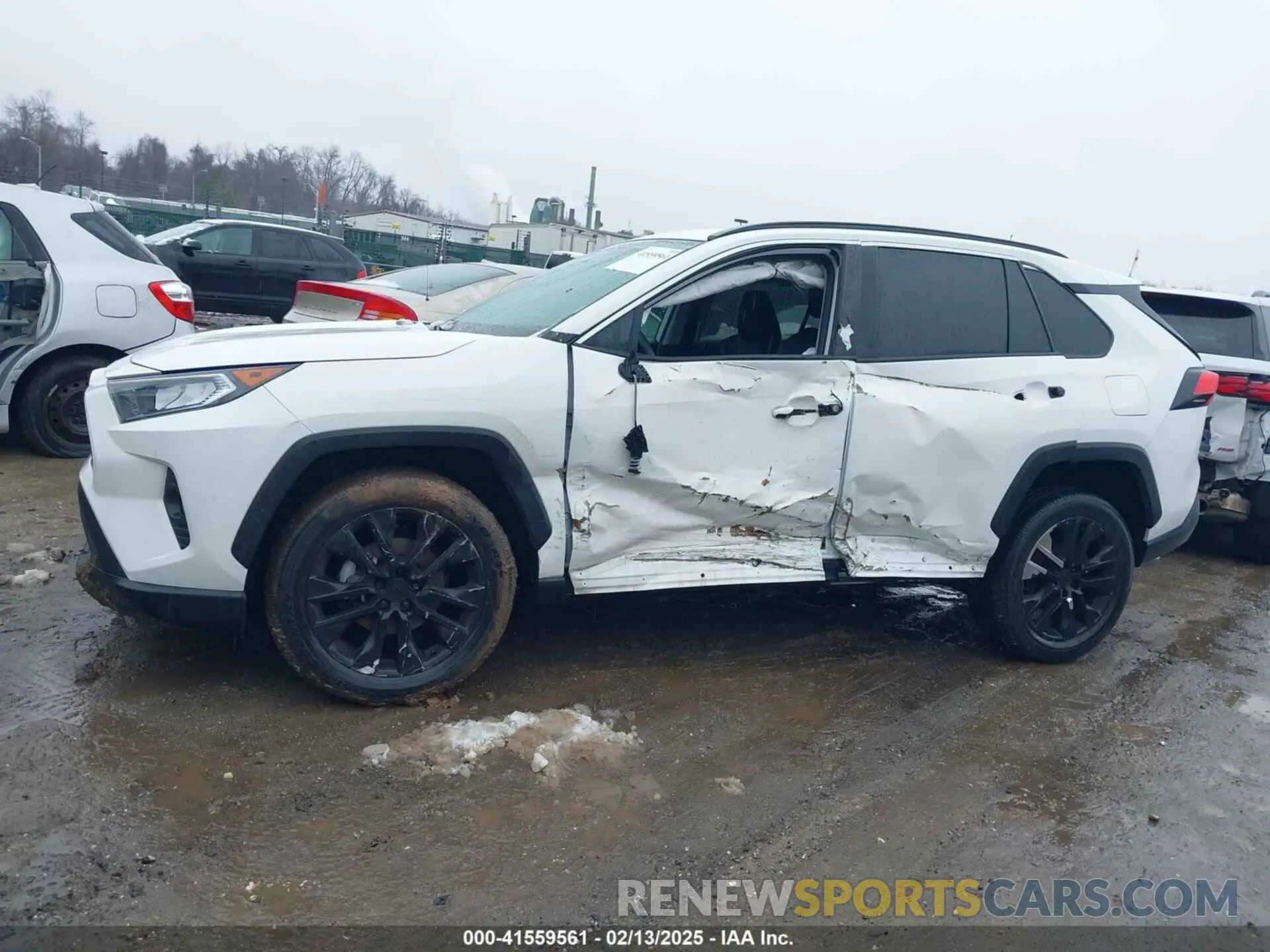 14 Photograph of a damaged car 2T3A1RFV8LW132898 TOYOTA RAV4 2020